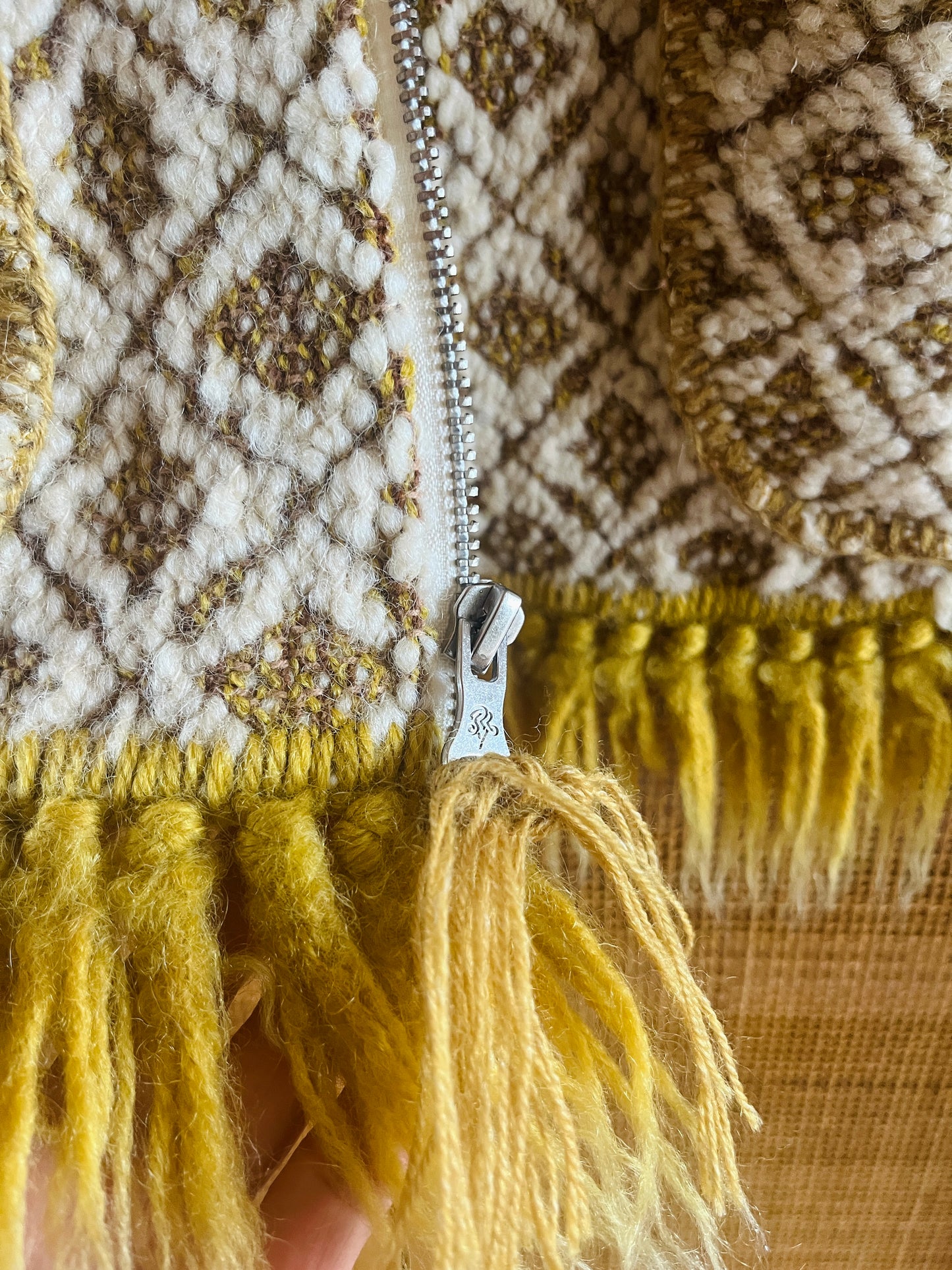 Marino handmade rug turns zipper waistcoat