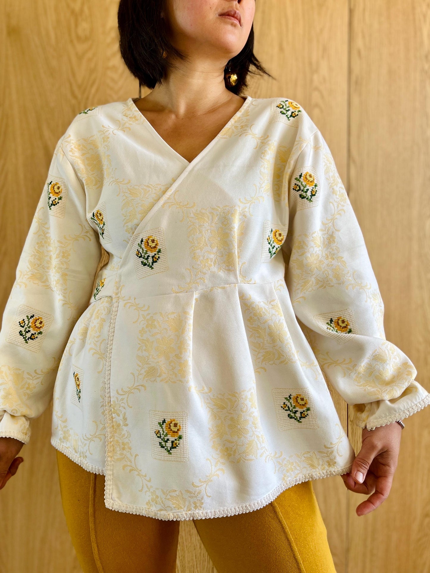 Tiny Flowers Kimono with ties