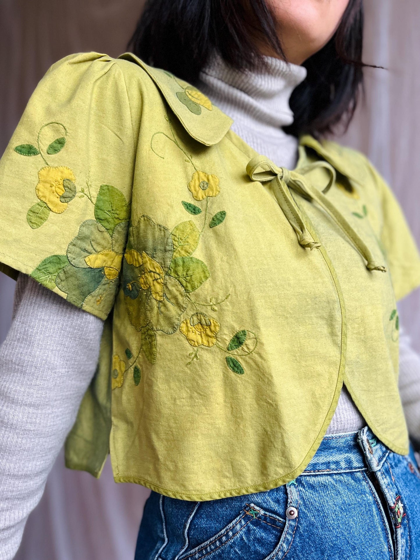 Dyed Green Appliqué tablecloth turns round collar cropped shirt with ties