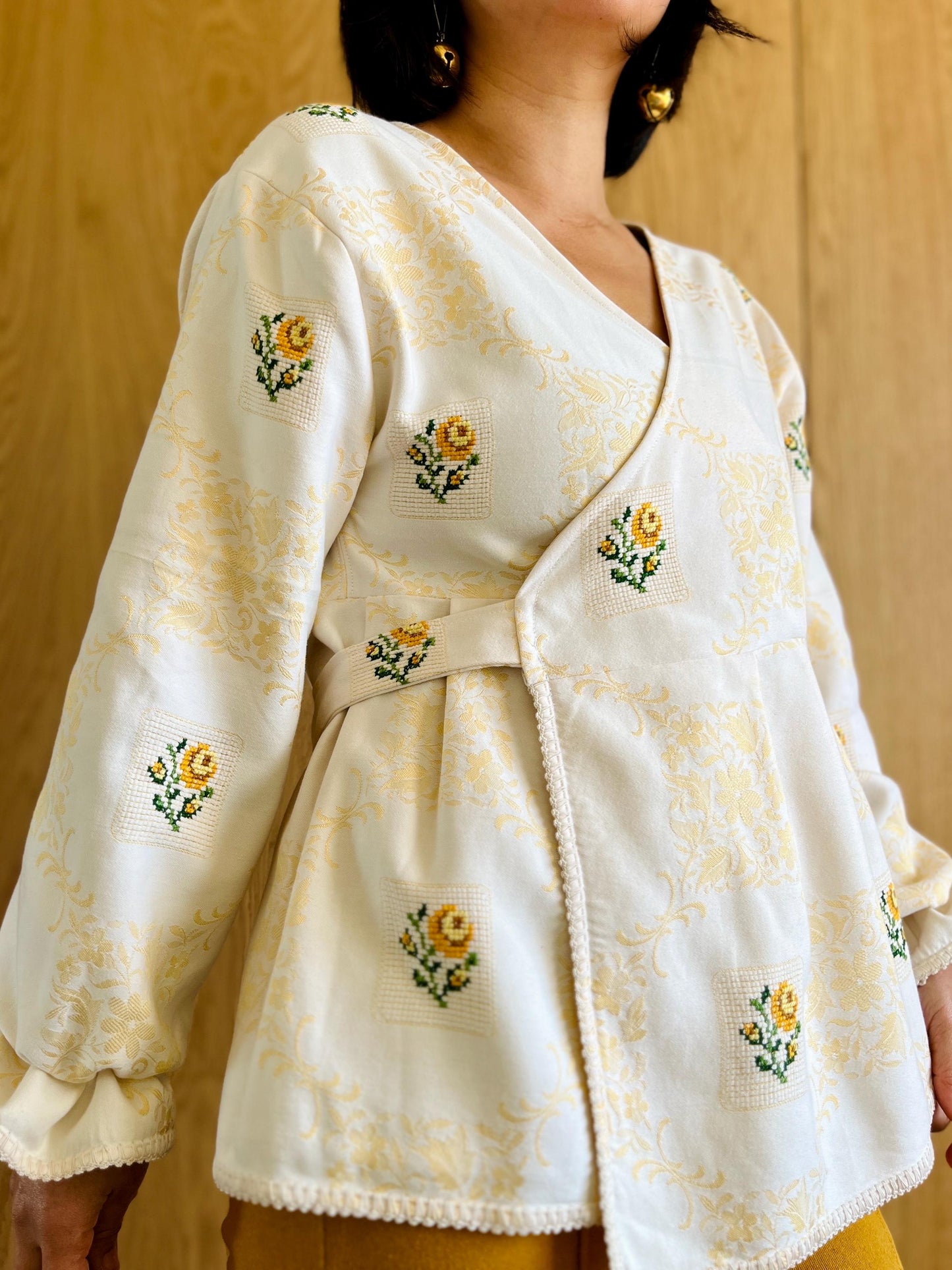 Tiny Flowers Kimono with ties