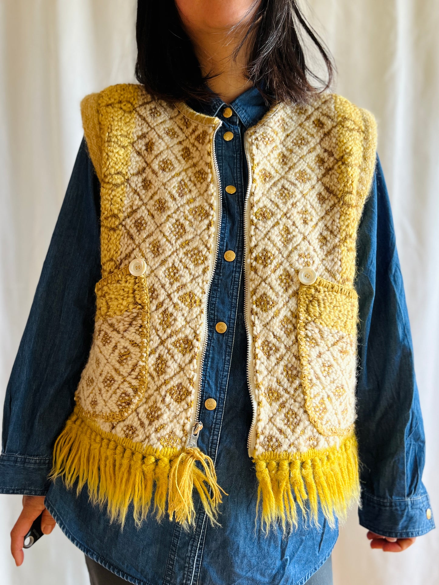Marino handmade rug turns zipper waistcoat