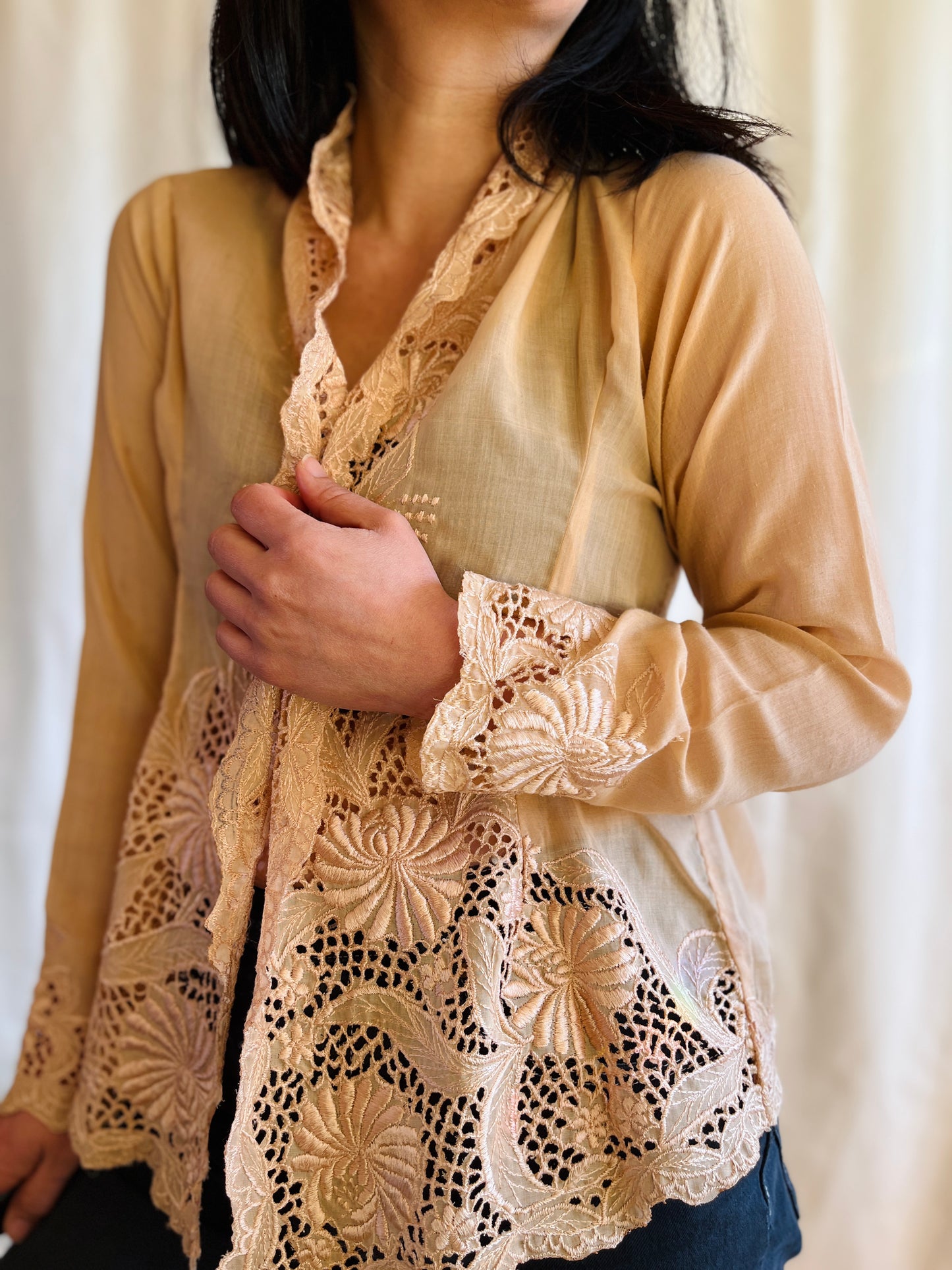 Sweet apricot 60s handmade lace snap button blouse