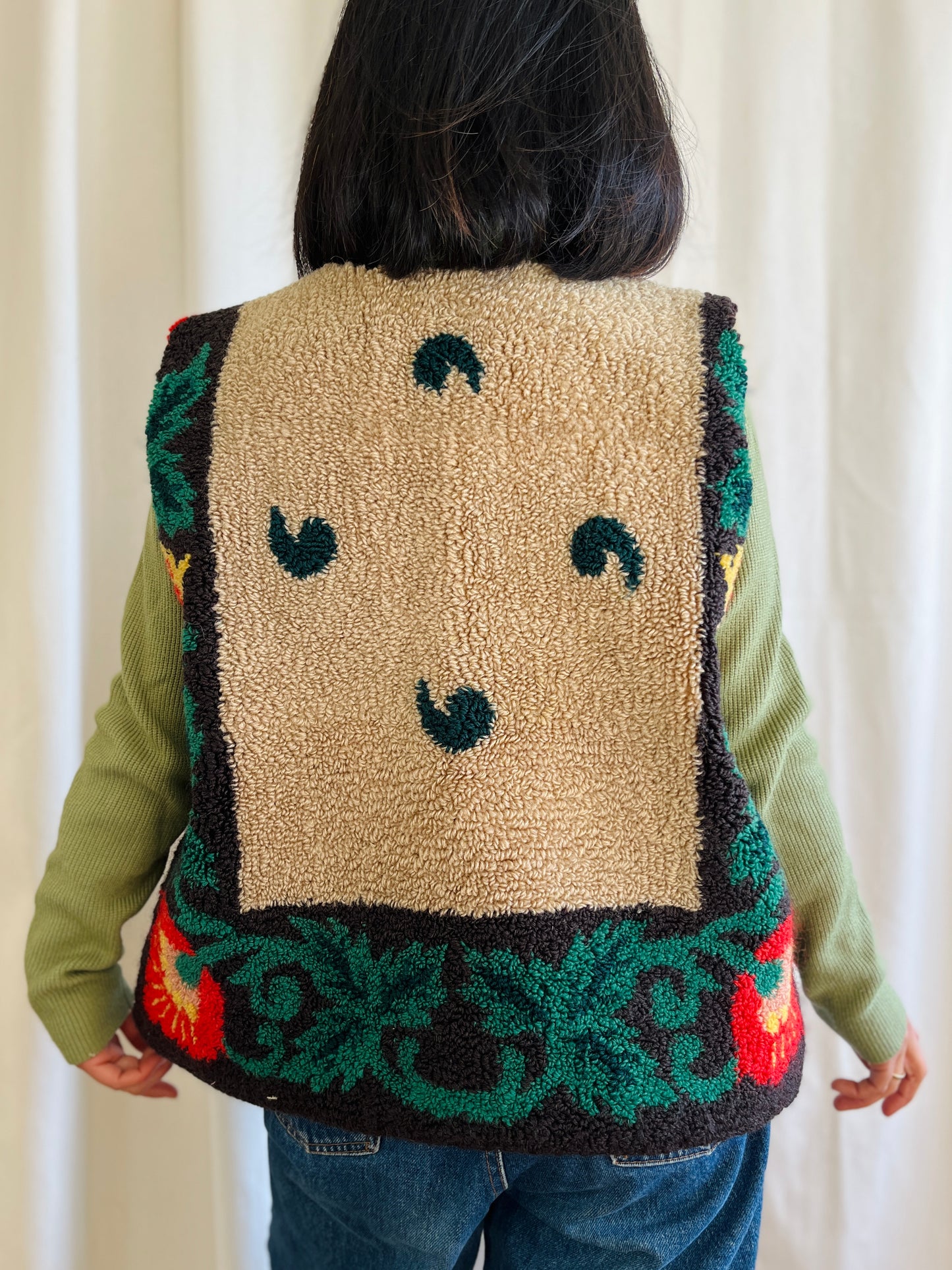 🎴 Handmade wool rug waistcoat