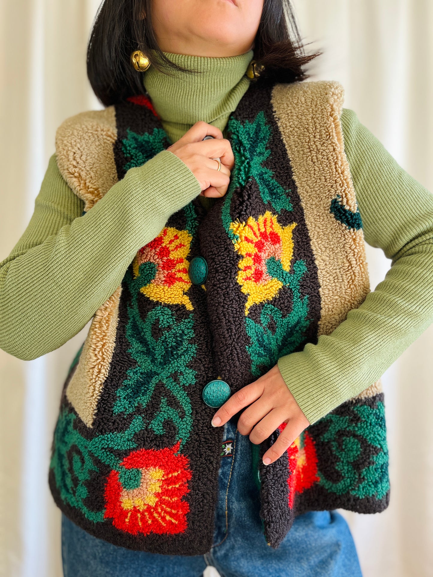 🎴 Handmade wool rug waistcoat