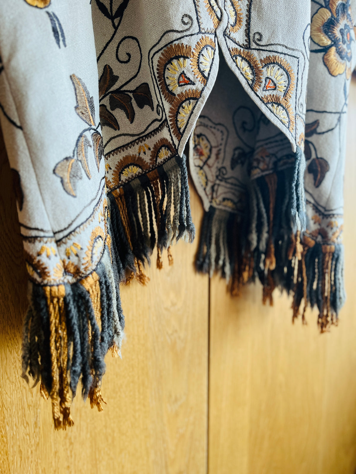 Poncho for j
