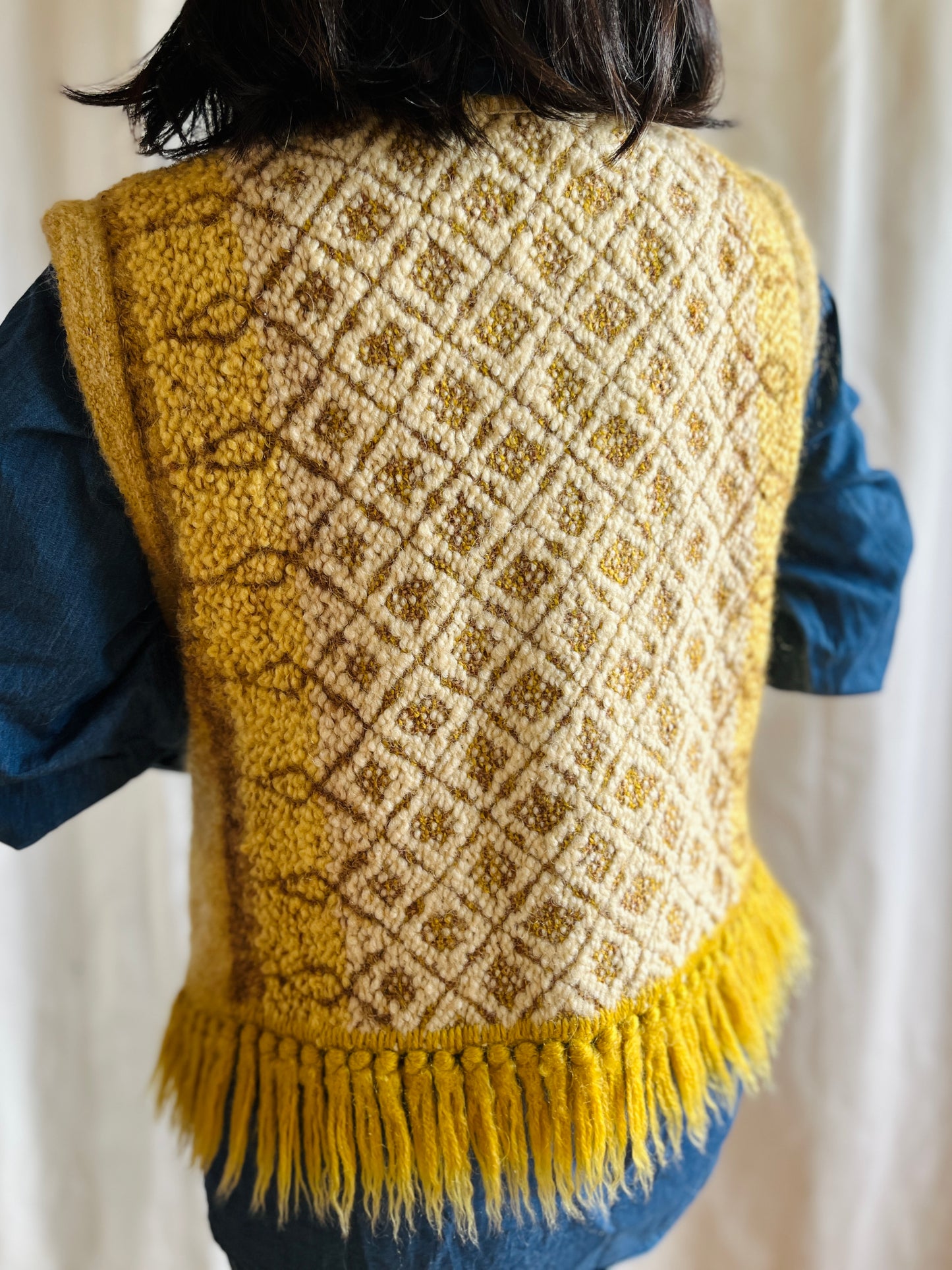 Marino handmade rug turns zipper waistcoat