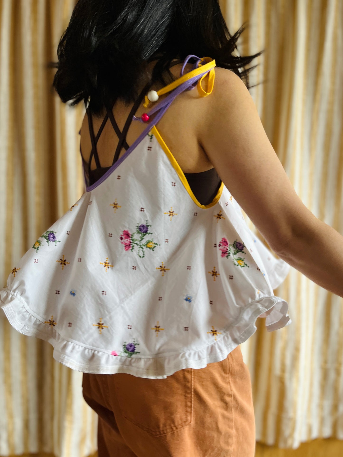 Circular tablecloth top - embroidery floral