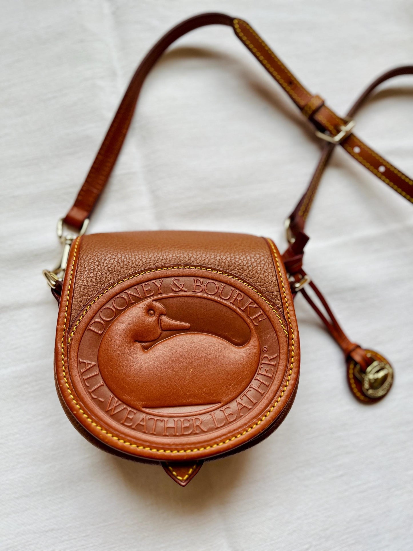 Y2K Vintage Dooney & Bourke All Weather Leather All British Tan BIG DUCK Crossbody