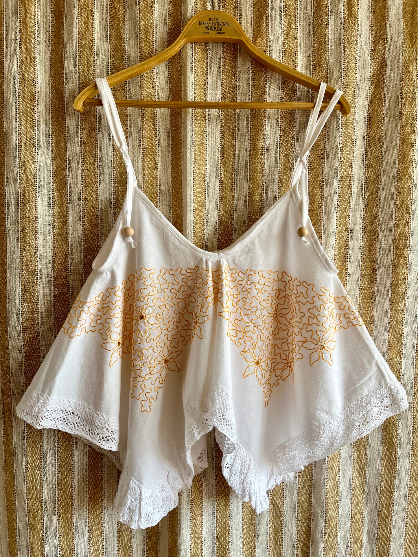 Circular tablecloth top - Yellow floral lace