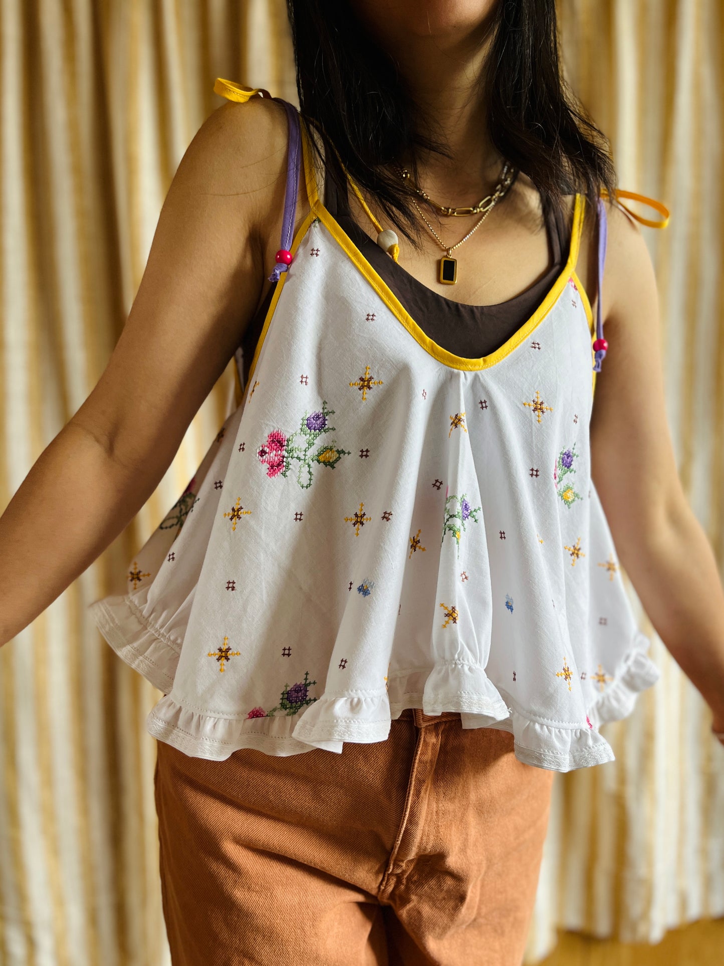 Circular tablecloth top - embroidery floral