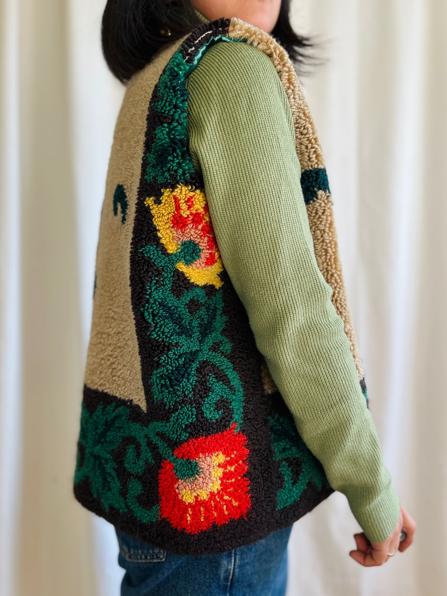 🎴 Handmade wool rug waistcoat