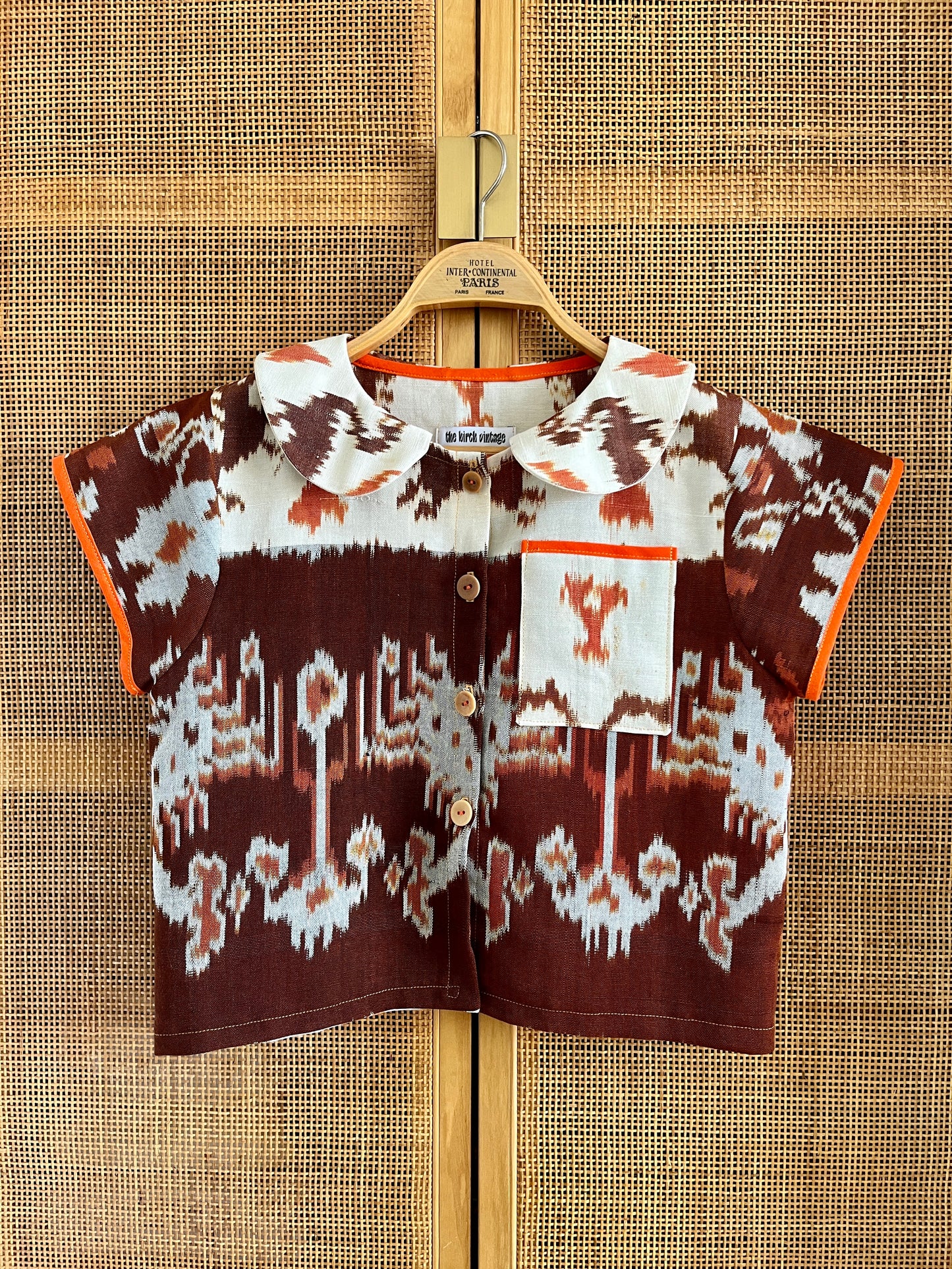 Vintage Ikat turns round collar cropped shirt