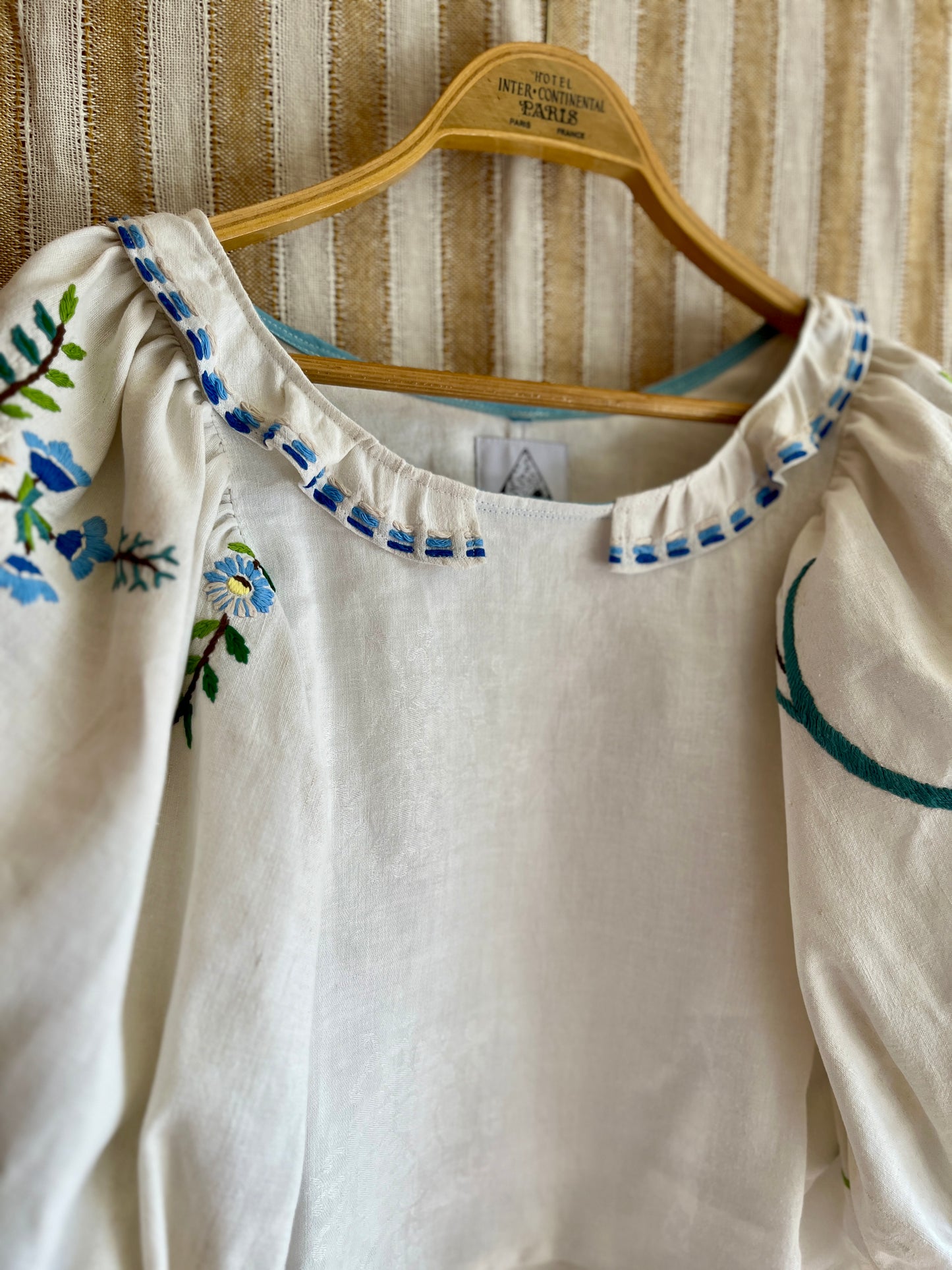 Nordic Floral Air Balloon Sleeves Cropped Top