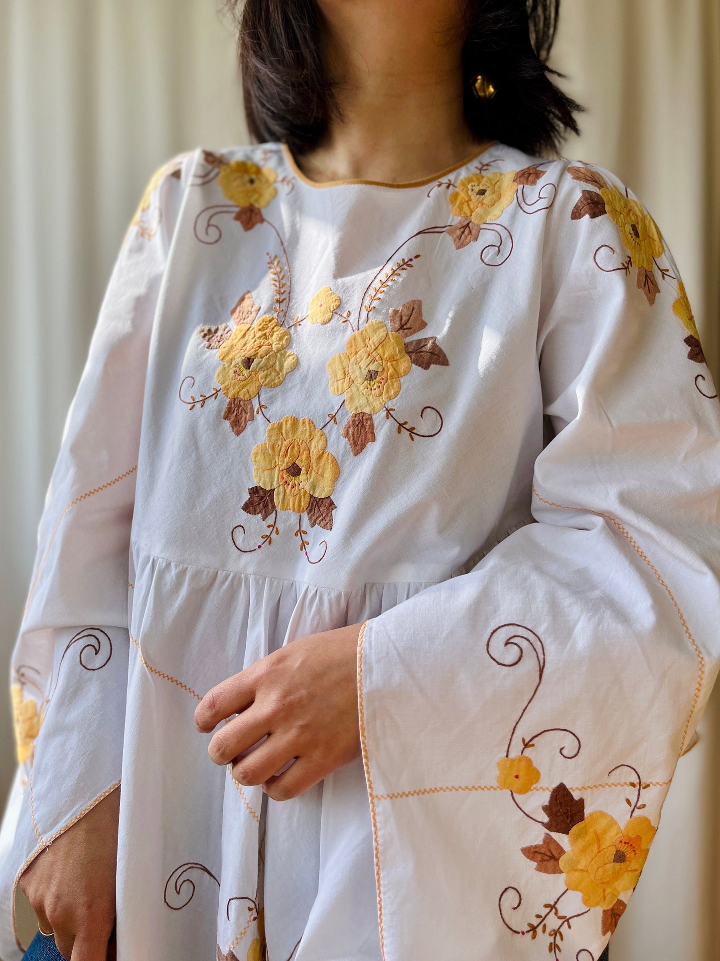 Embroidered Appliqué Table linen turns Pointy gather tunic