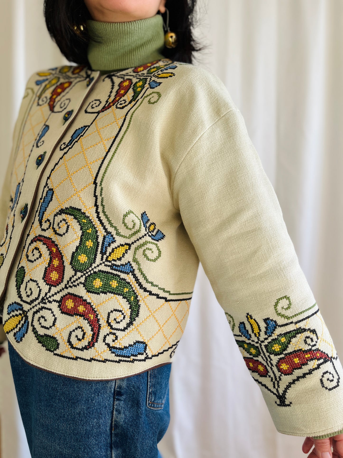 🎴 Embroidered structure jacket