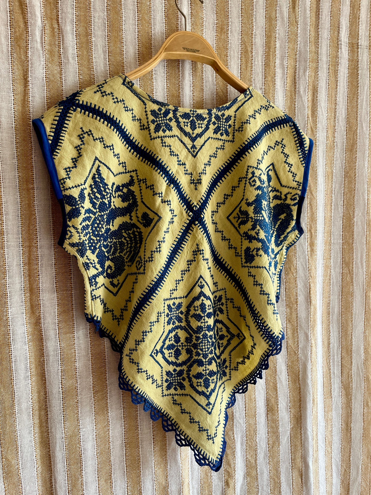 Diamond Dragon Top Cap Sleeves