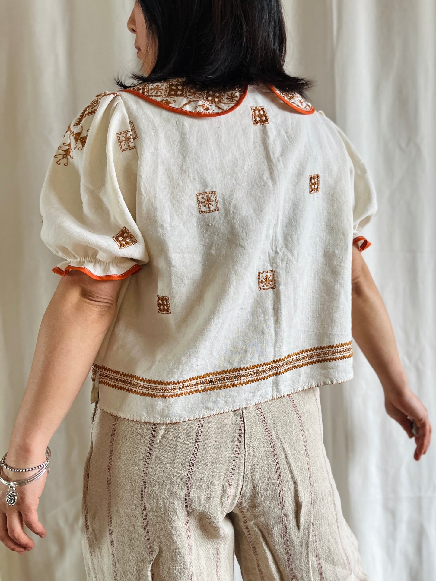 Beautiful Lagartera Embroidered Round Collar Shirt