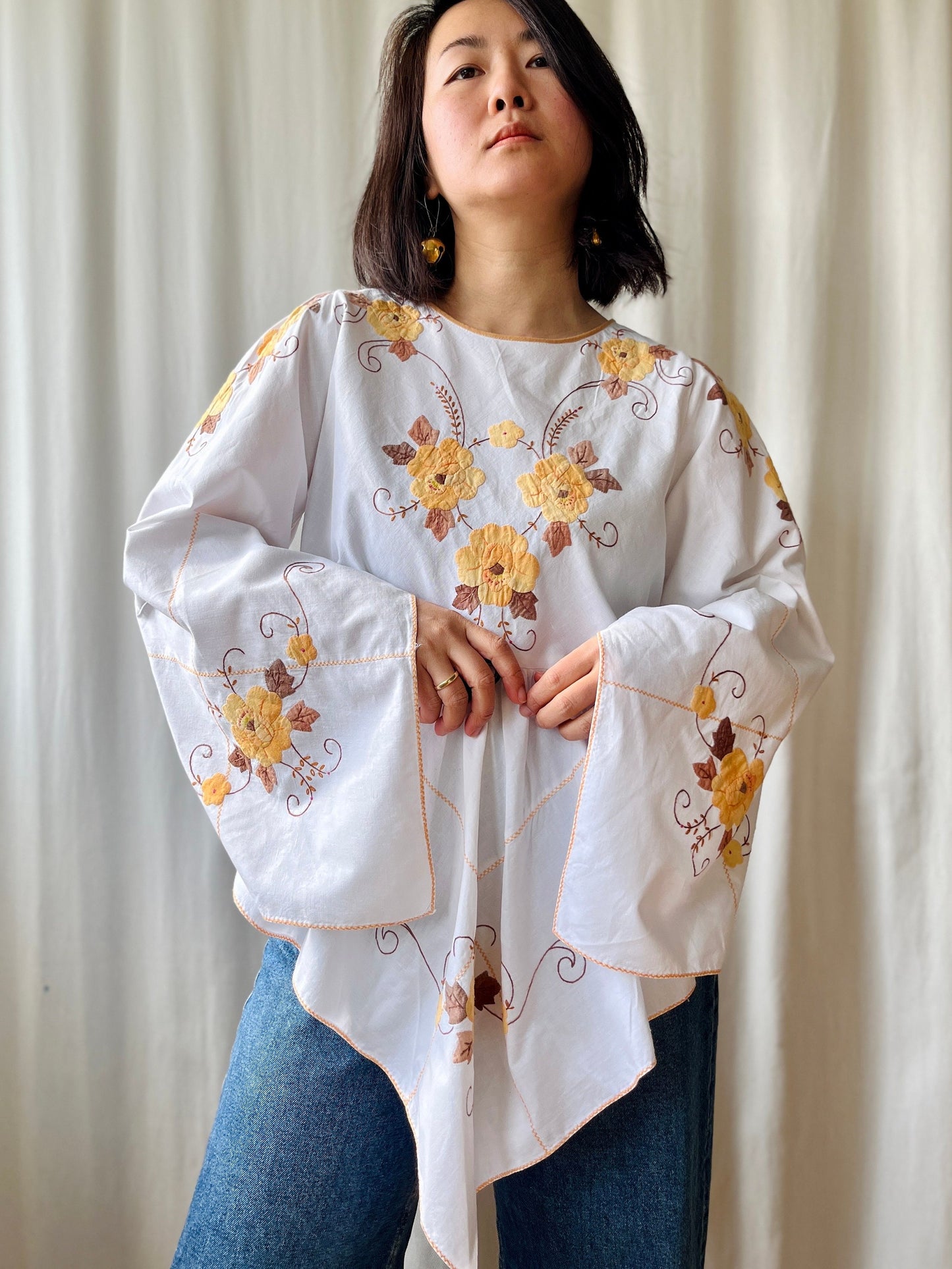 Embroidered Appliqué Table linen turns Pointy gather tunic