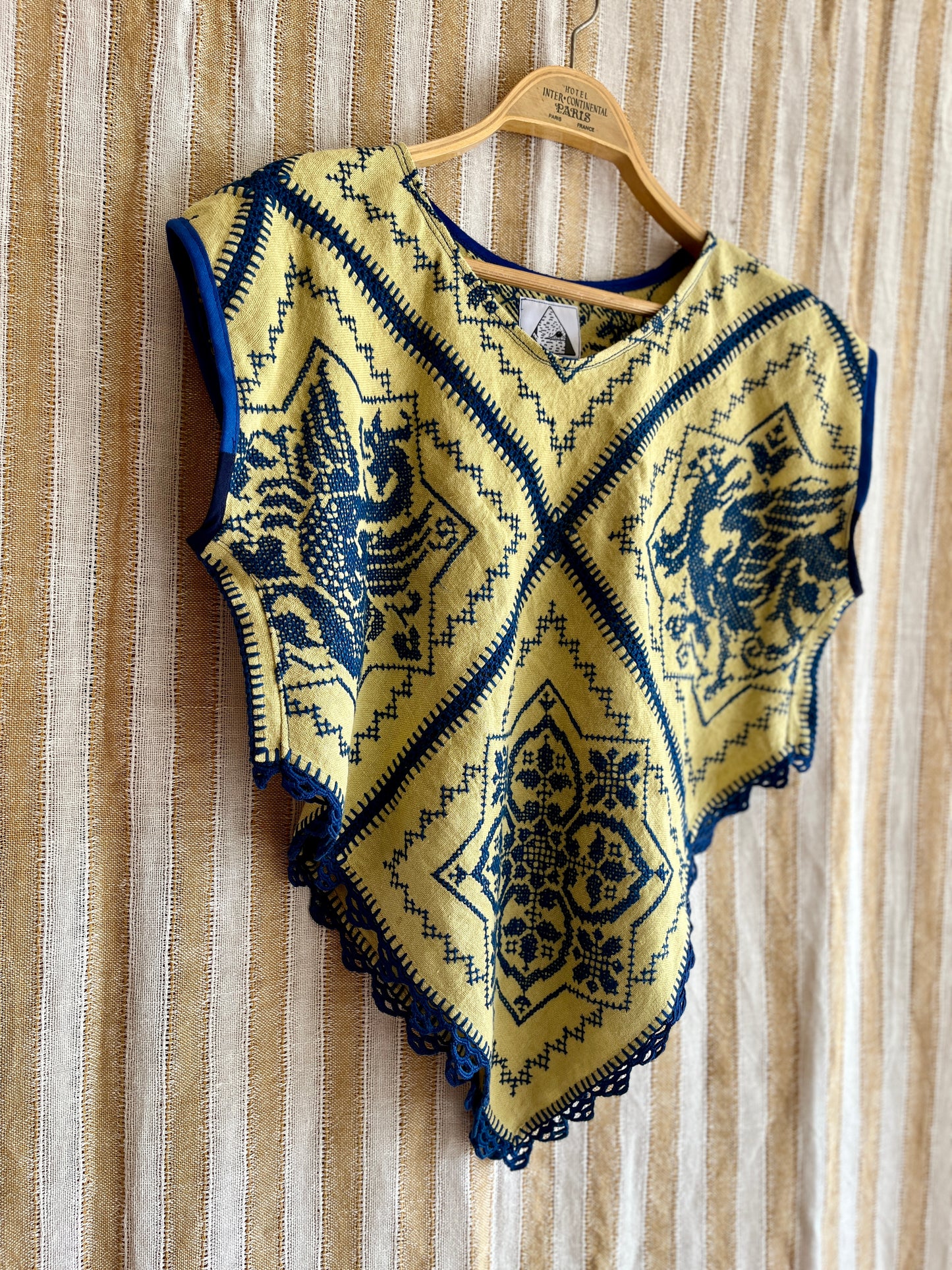 Diamond Dragon Top Cap Sleeves