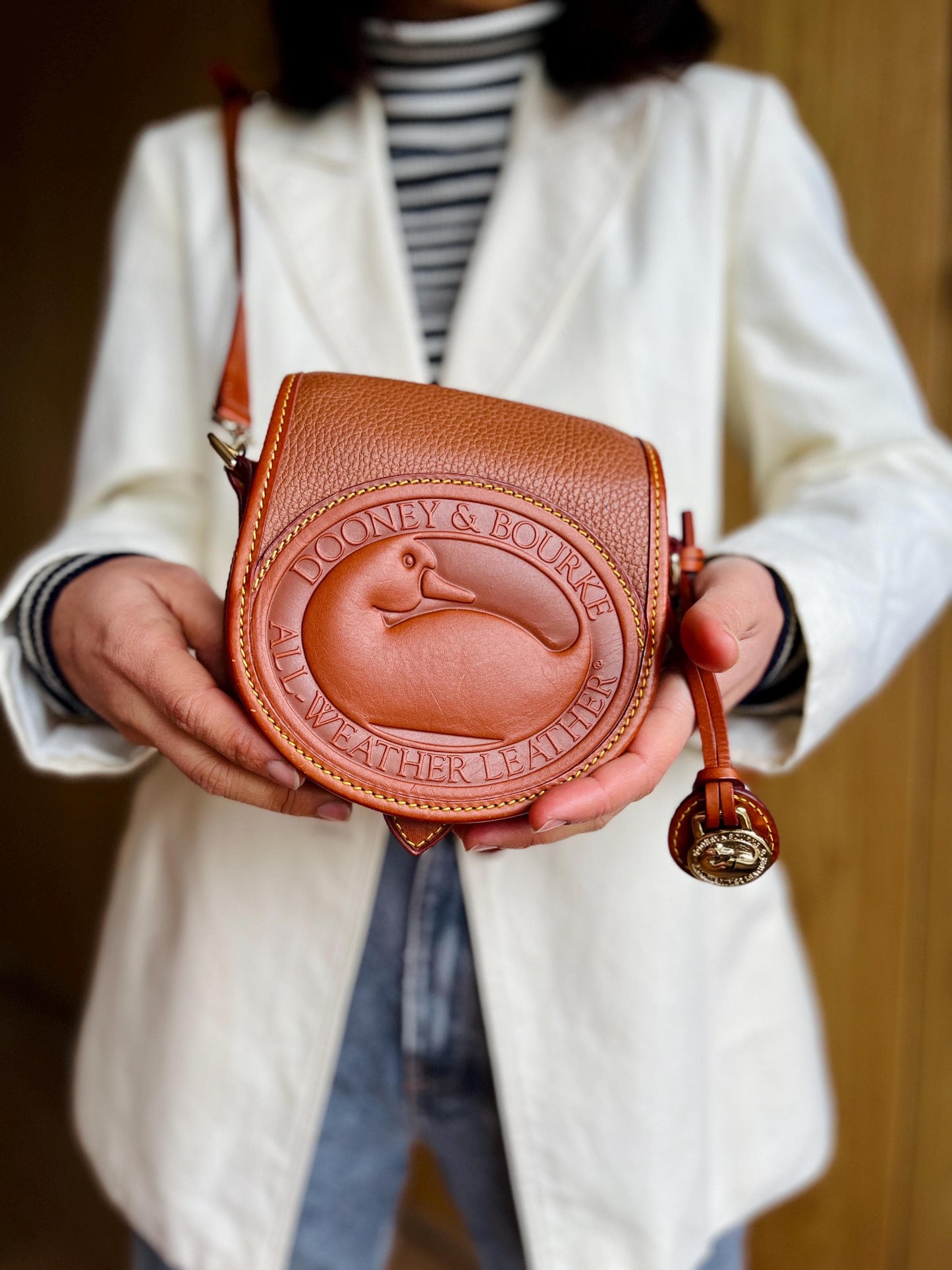 Y2K Vintage Dooney & Bourke All Weather Leather All British Tan BIG DUCK Crossbody