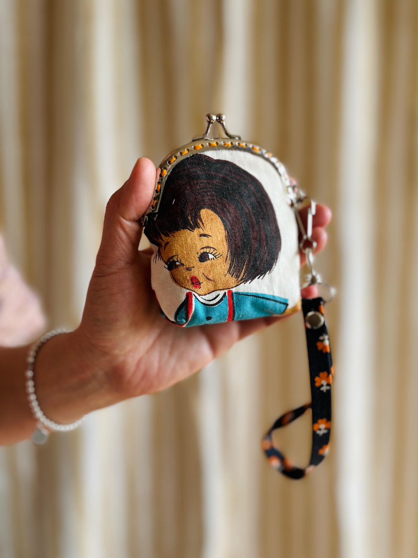 Vintage Fabric Dumpling Kisslock Pouch