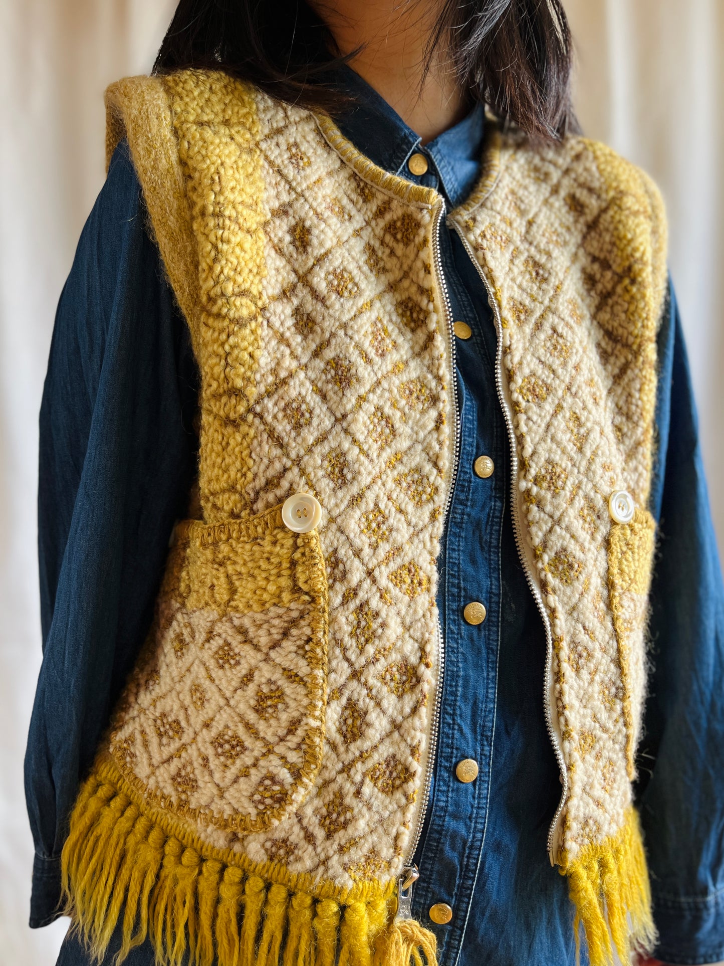 Marino handmade rug turns zipper waistcoat