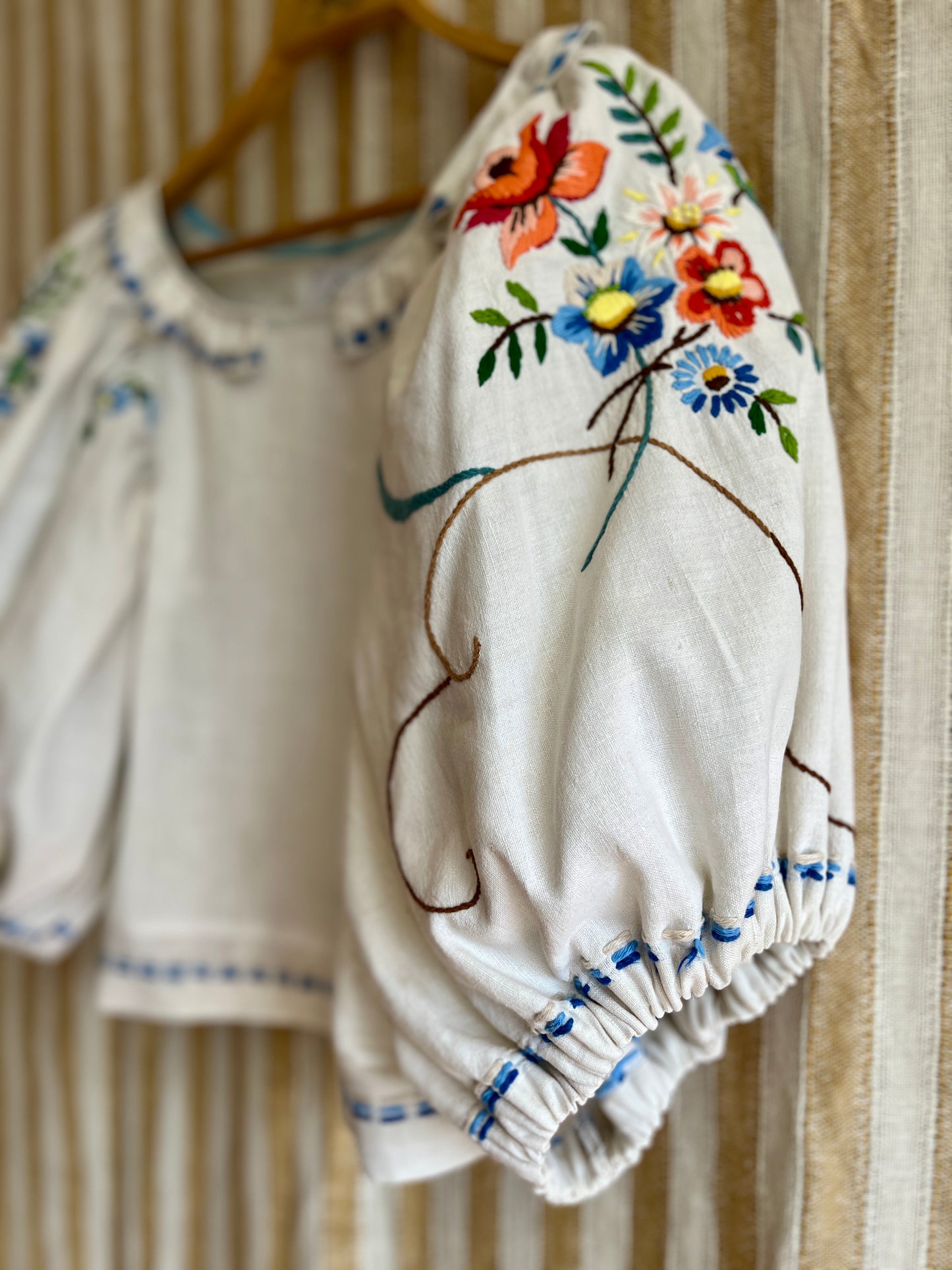 Nordic Floral Air Balloon Sleeves Cropped Top