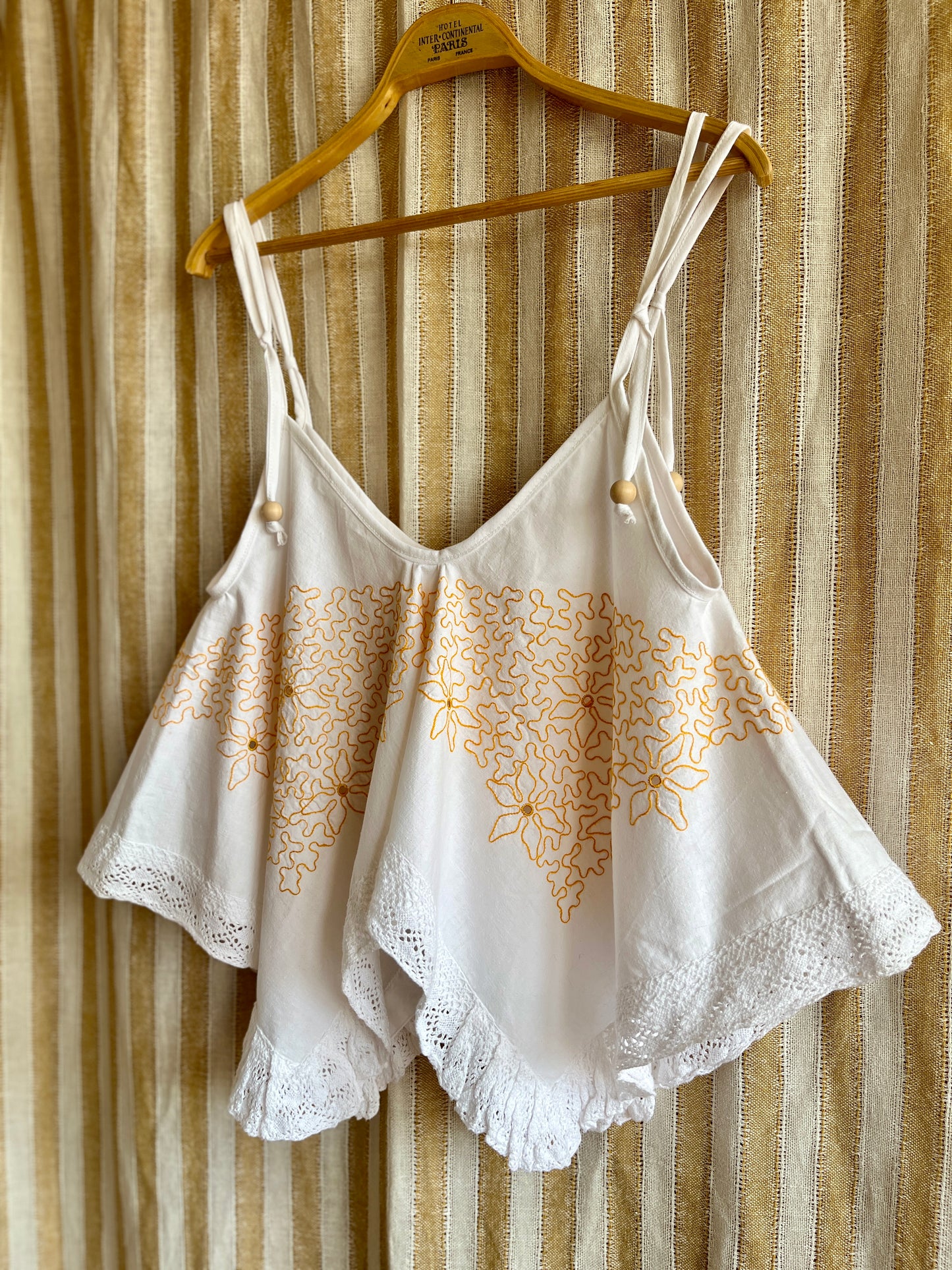 Circular tablecloth top - Yellow floral lace