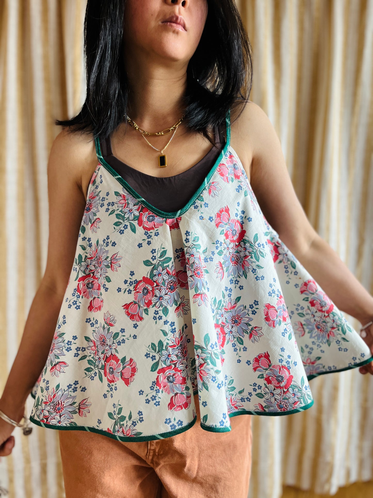 Circular tablecloth top - vintage floral print
