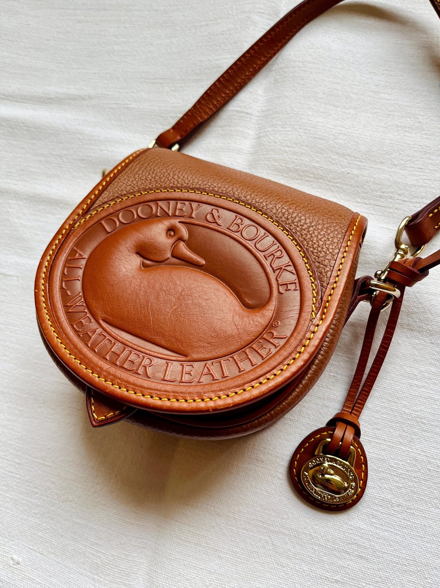 Y2K Vintage Dooney & Bourke All Weather Leather All British Tan BIG DUCK Crossbody