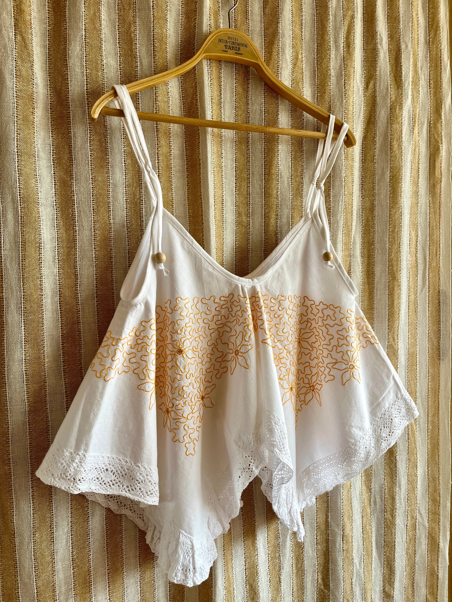 Circular tablecloth top - Yellow floral lace