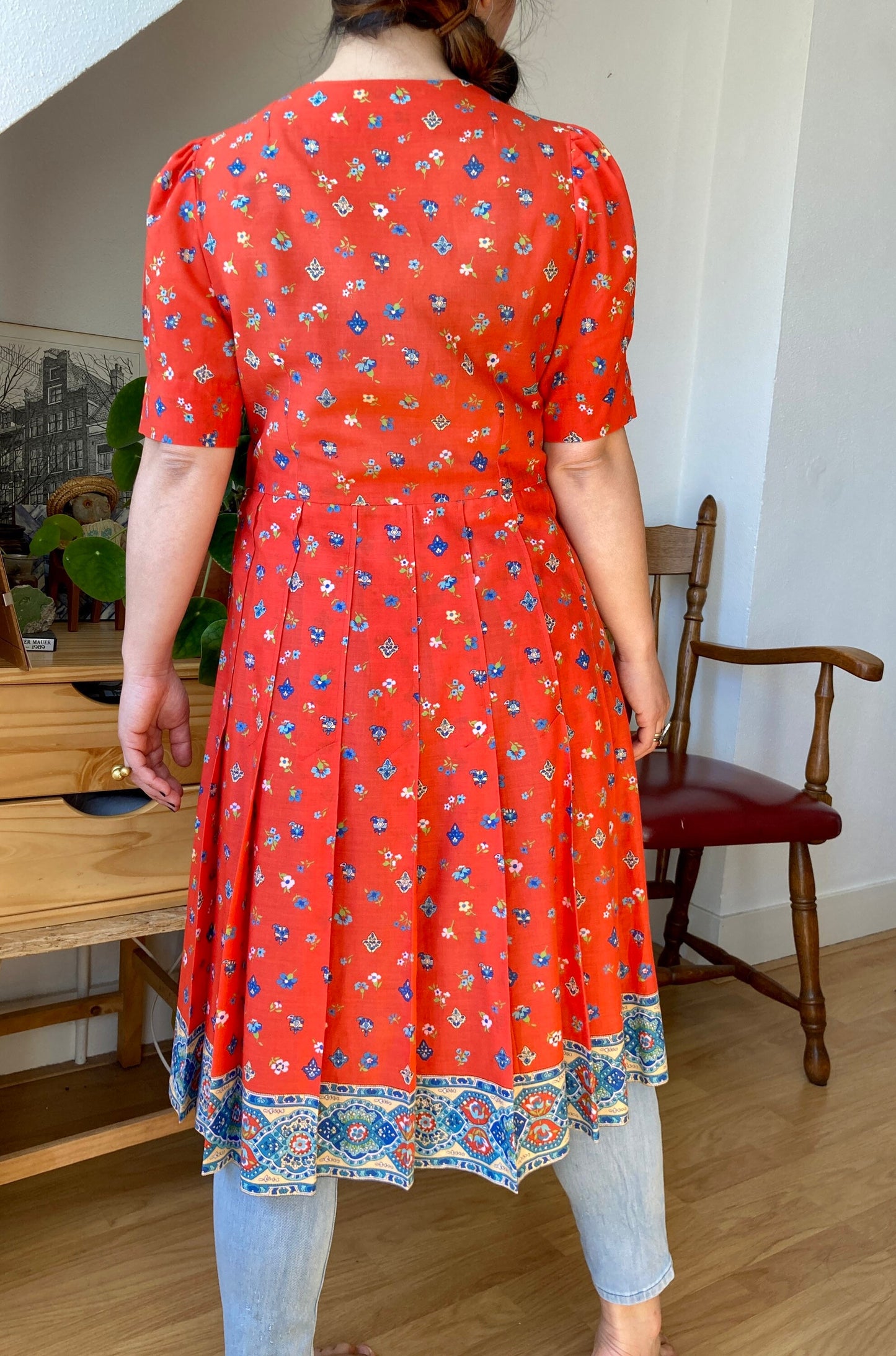 Vintage 1970s handmade floral paisley block print pleated midi dress