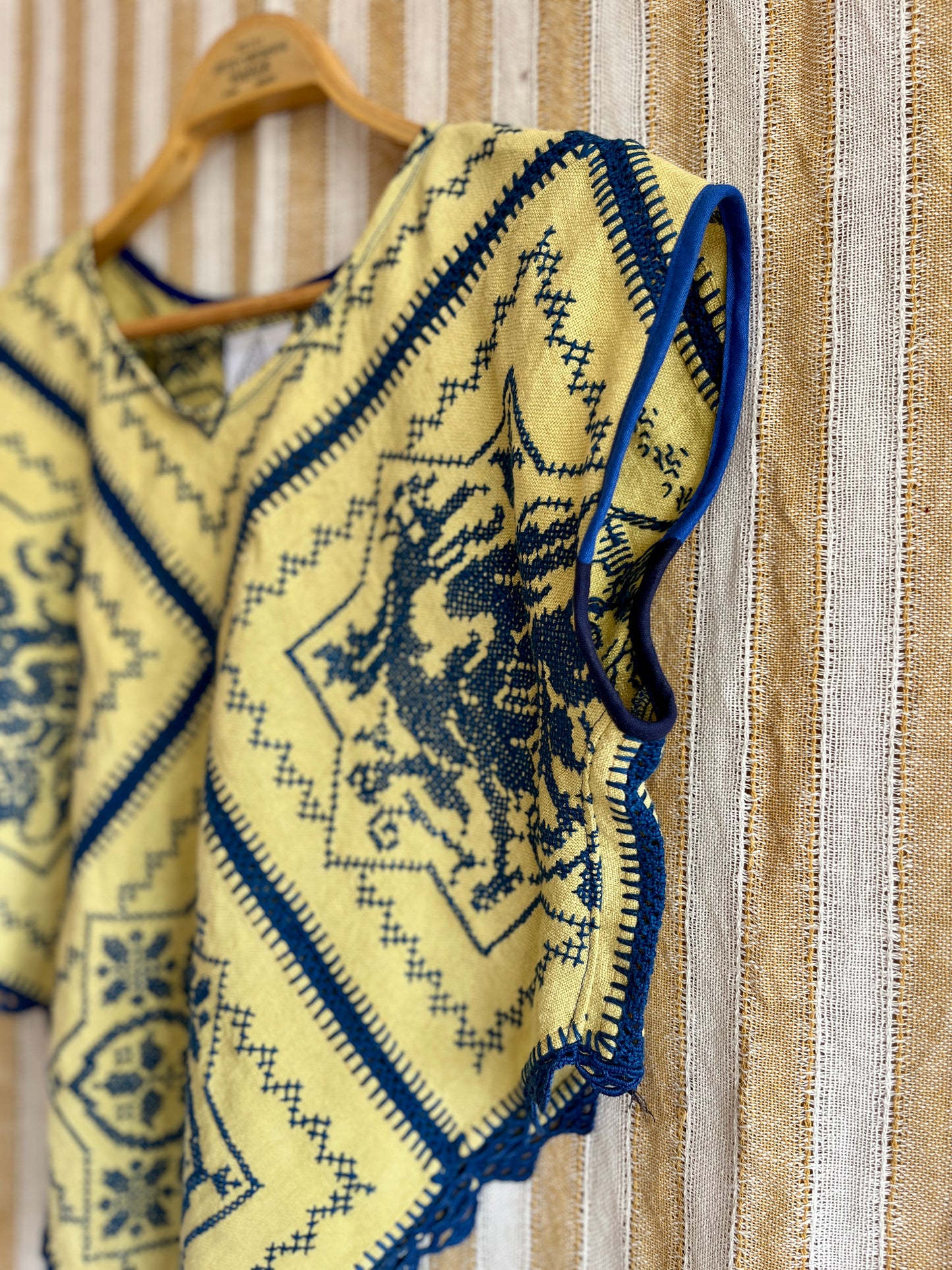 Diamond Dragon Top Cap Sleeves