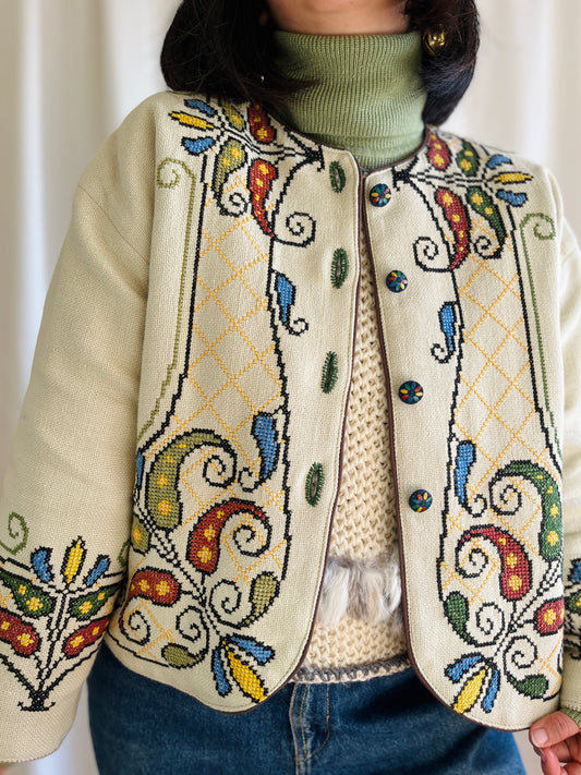 🎴 Embroidered structure jacket