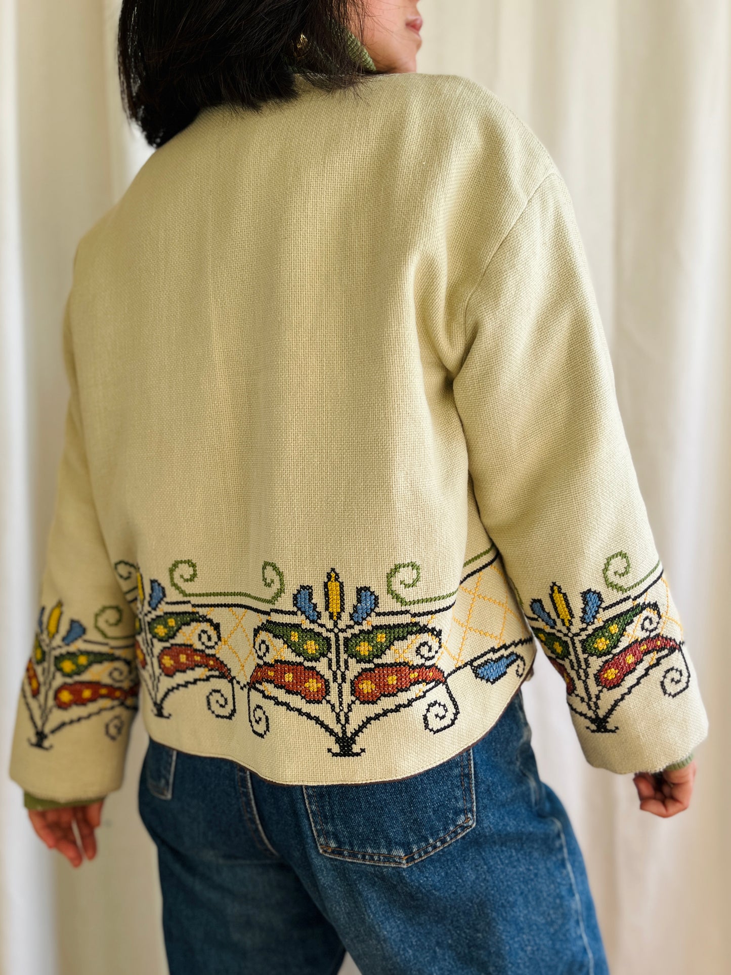 🎴 Embroidered structure jacket