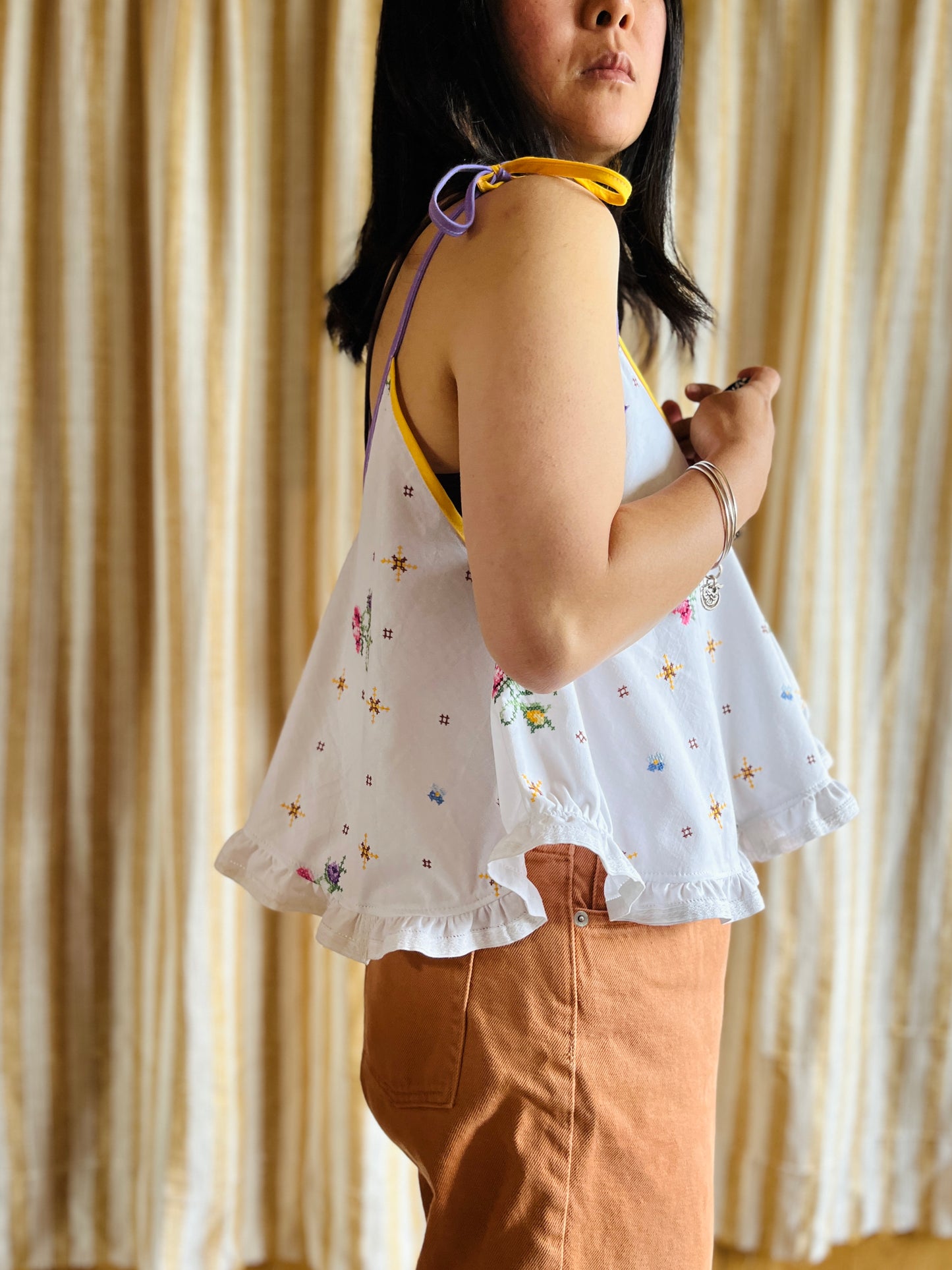 Circular tablecloth top - embroidery floral