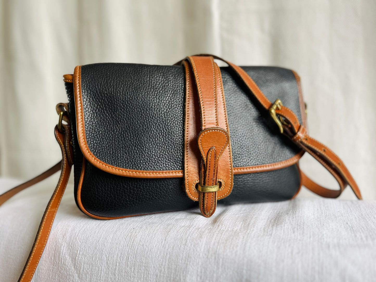 Black /British Tan R54 Large Equestrian Crossbody