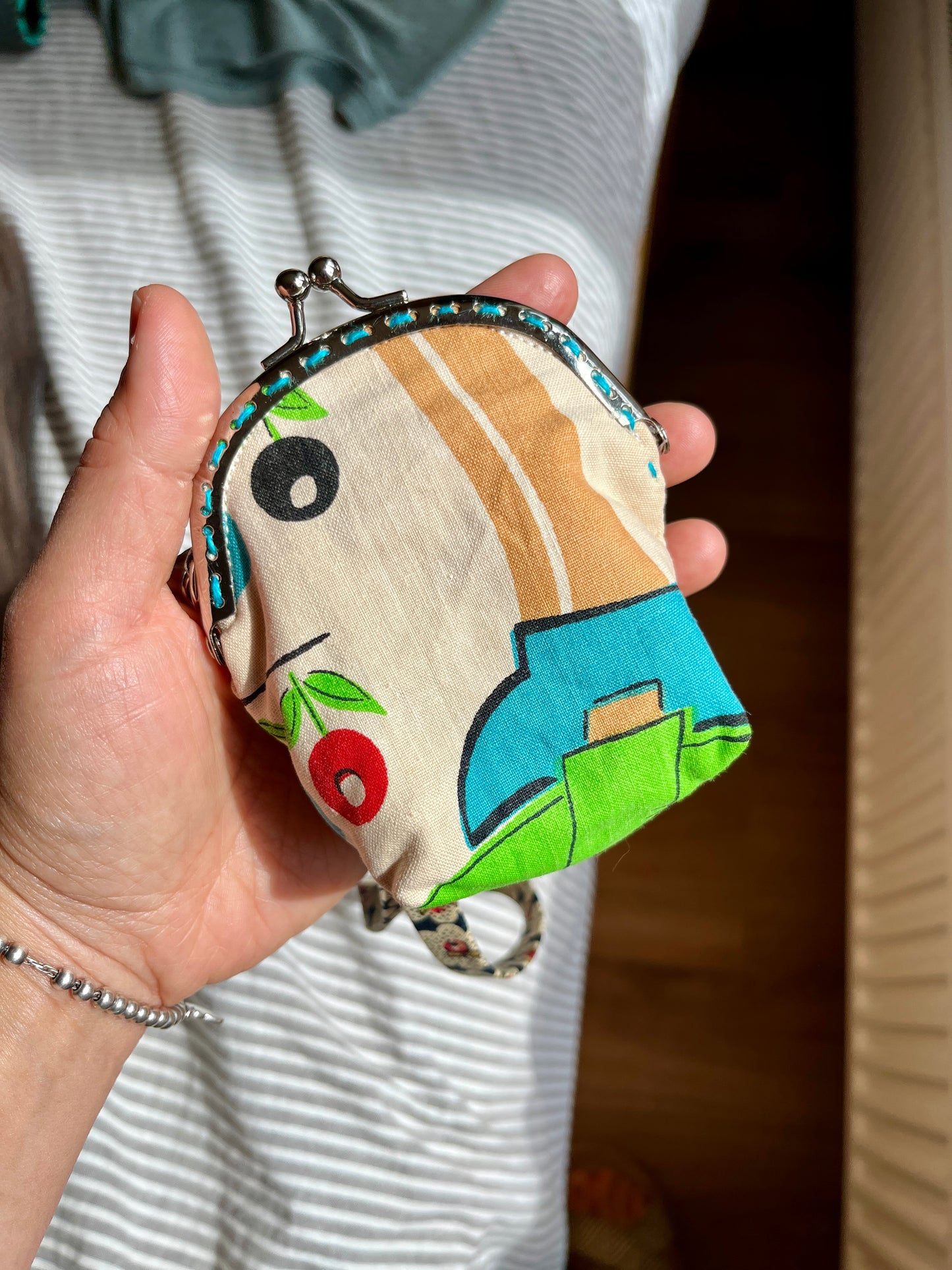 Vintage Fabric Dumpling Kisslock Pouch