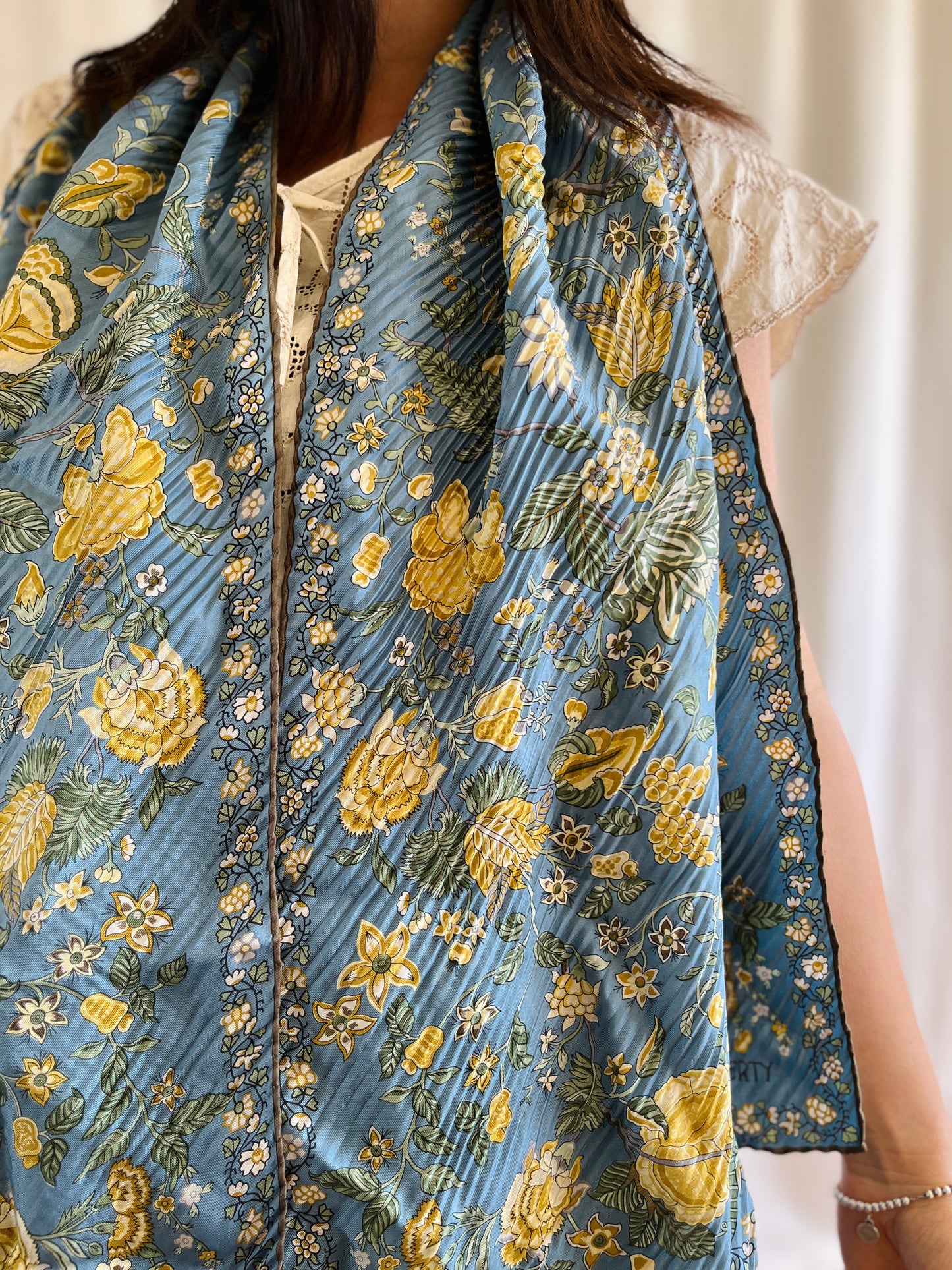 Vintage Liberty Thin Wrinkle scarf