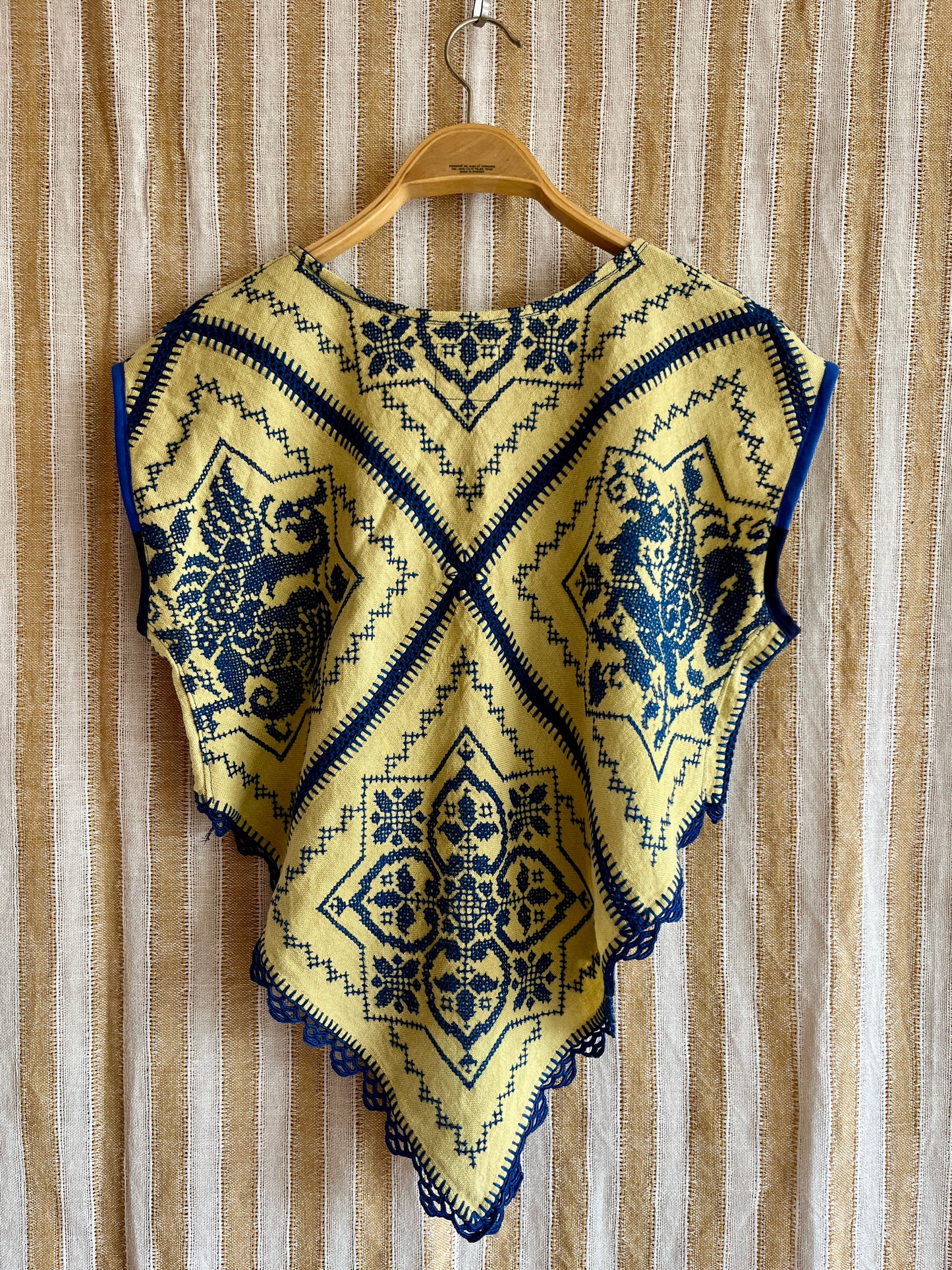 Diamond Dragon Top Cap Sleeves