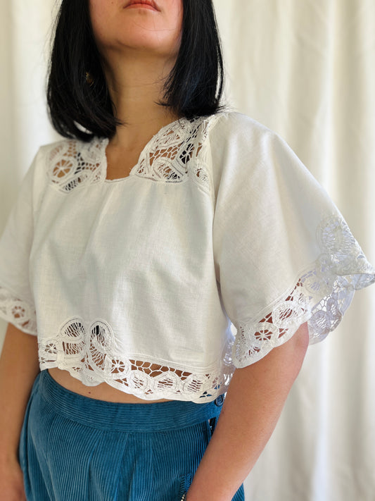 Antique lace work cropped tee