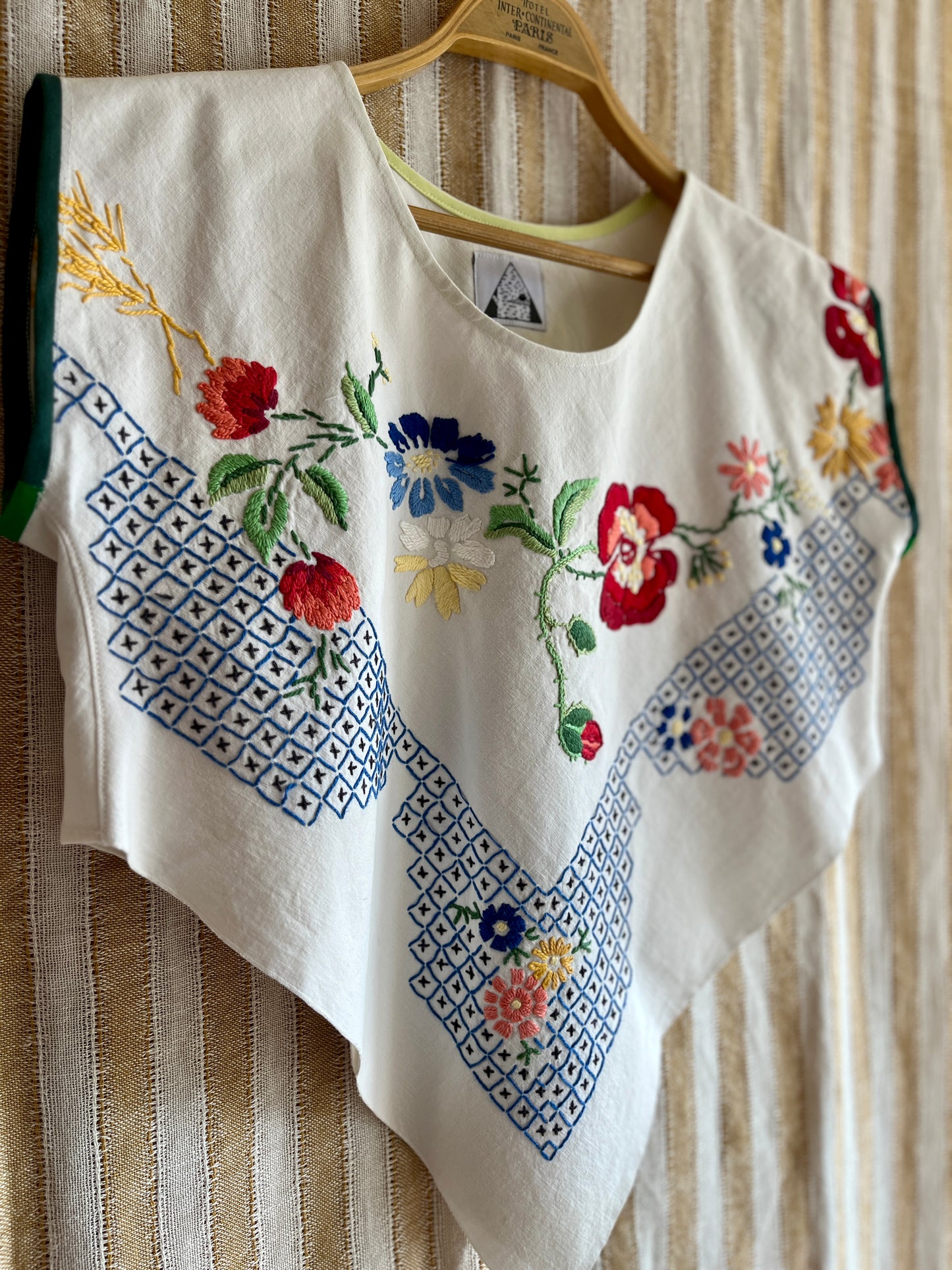 Diamond Top - Summer floral basket and tiles
