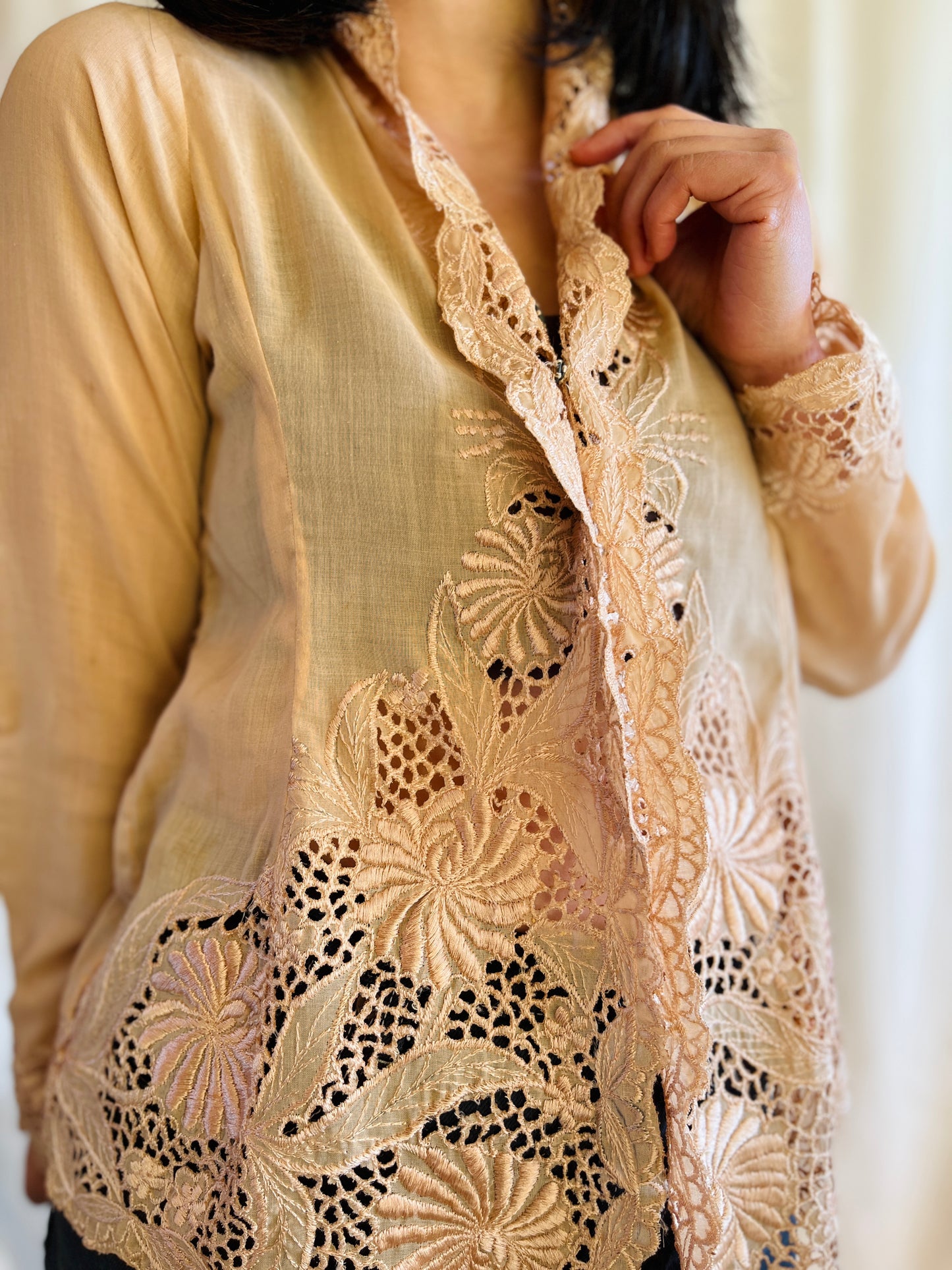 Sweet apricot 60s handmade lace snap button blouse