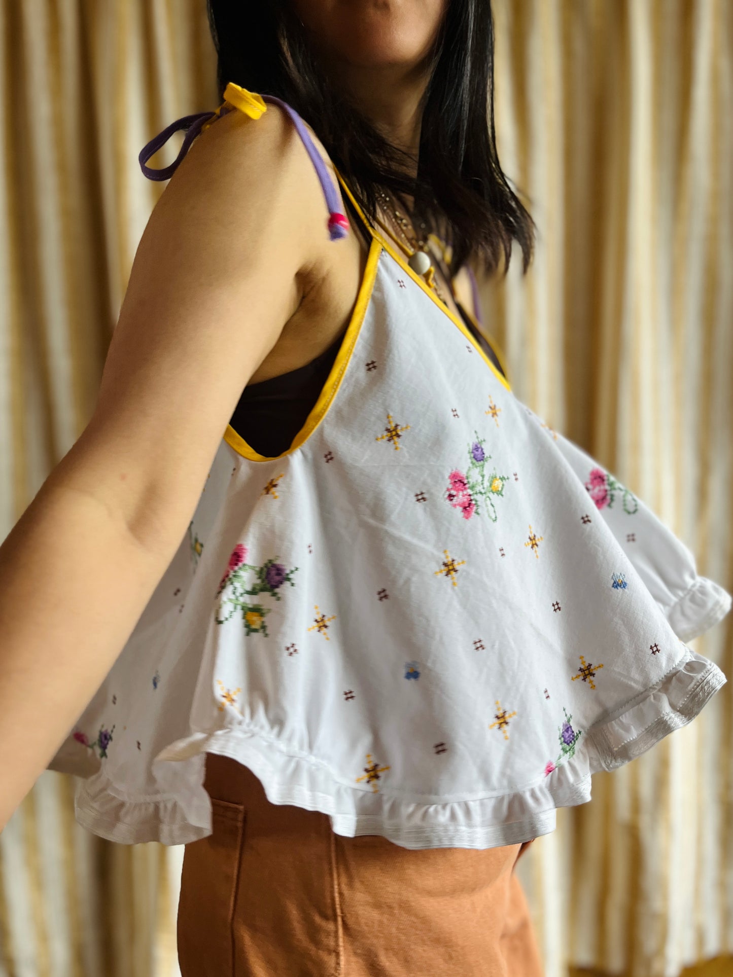 Circular tablecloth top - embroidery floral