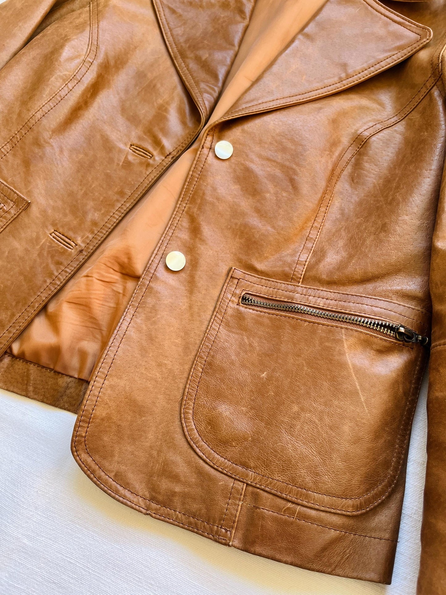 Vintage 90s Great Cut Camel Brown Leather Jacket with zipper pickets