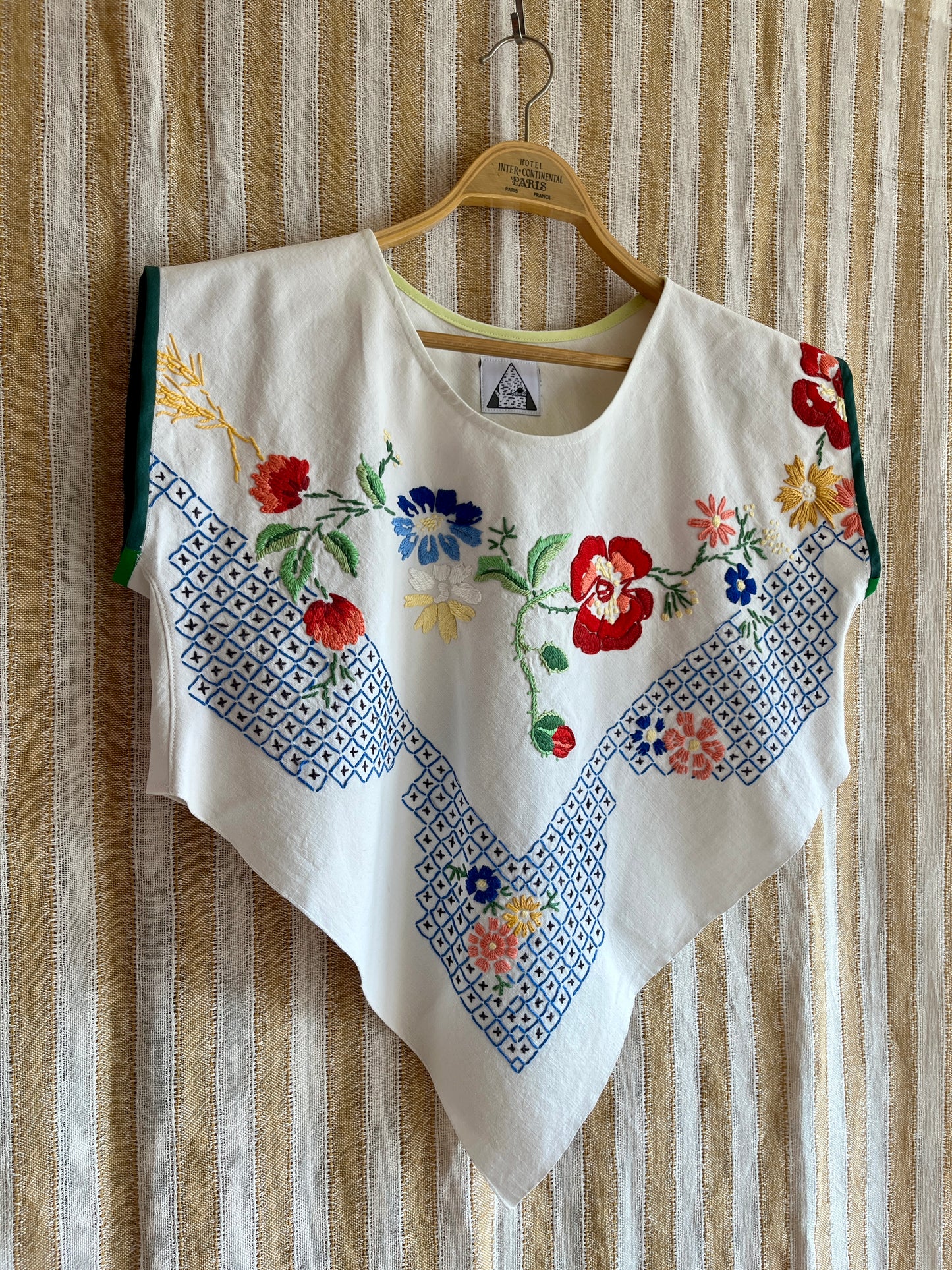 Diamond Top - Summer floral basket and tiles