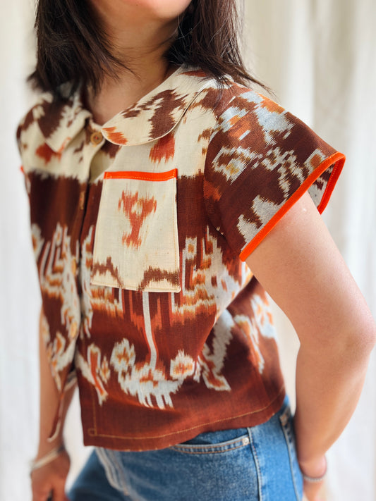 Vintage Ikat turns round collar cropped shirt