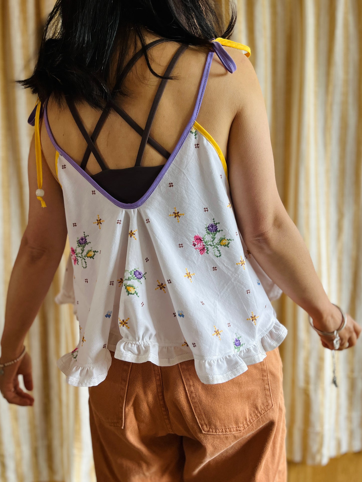 Circular tablecloth top - embroidery floral