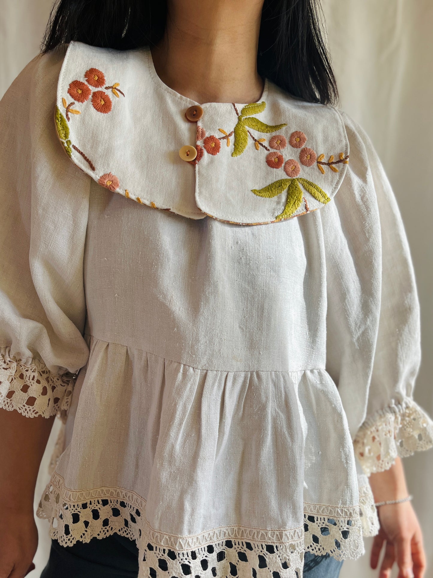Hand embroidery collar / detachable babydoll style decorative bib