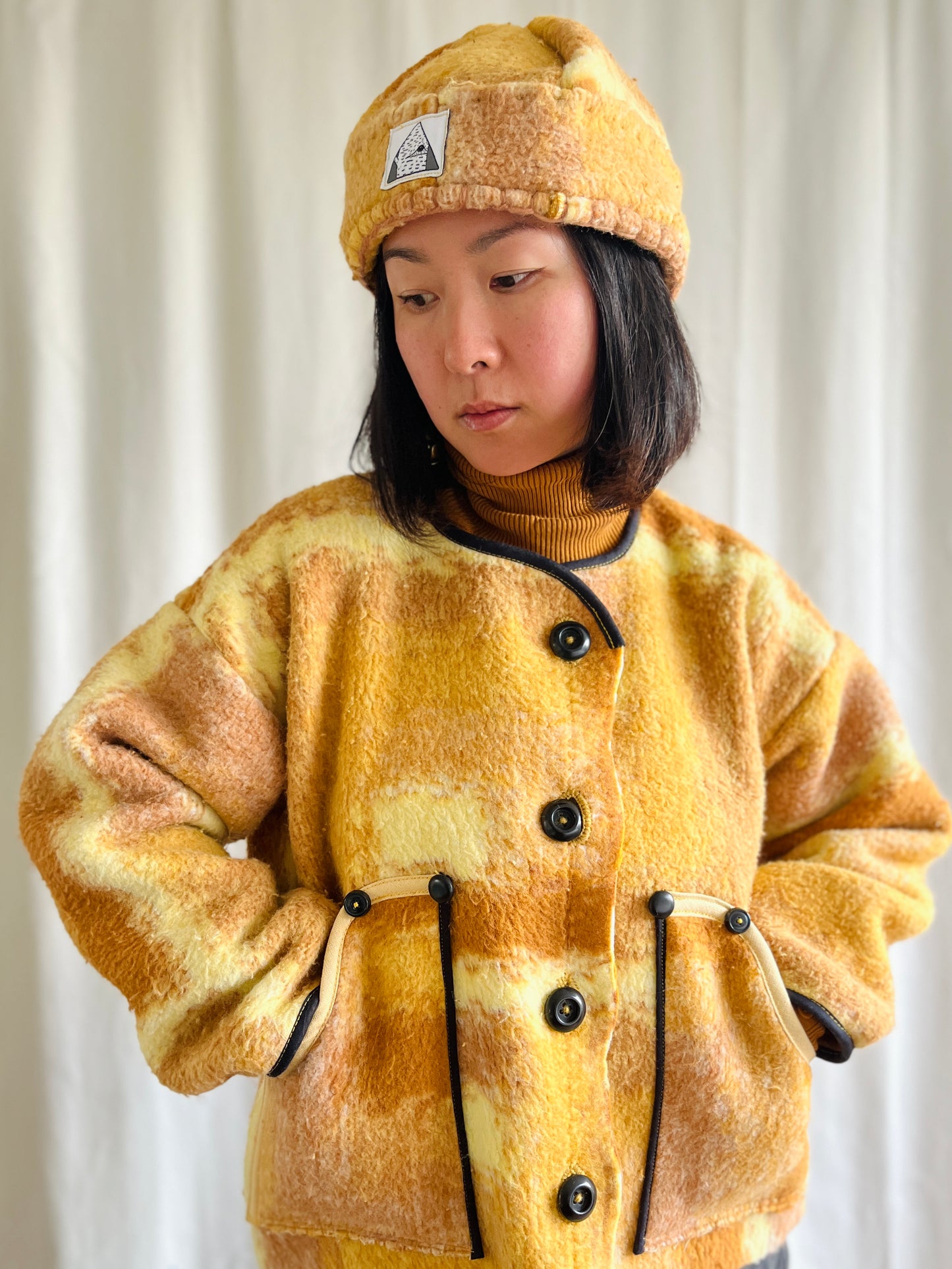 🎴 Vintage Pure Wool Blanket Short Coat and Beanie